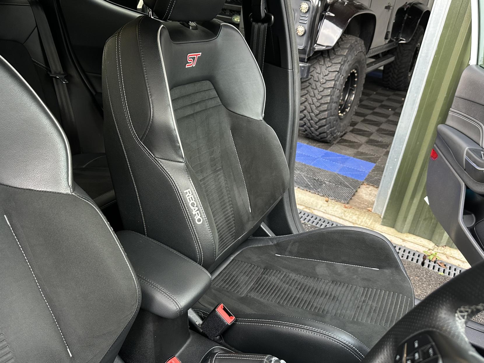 Ford Fiesta 1.5T EcoBoost ST-3 Hatchback 5dr Petrol Manual Euro 6 (s/s) (200 ps)