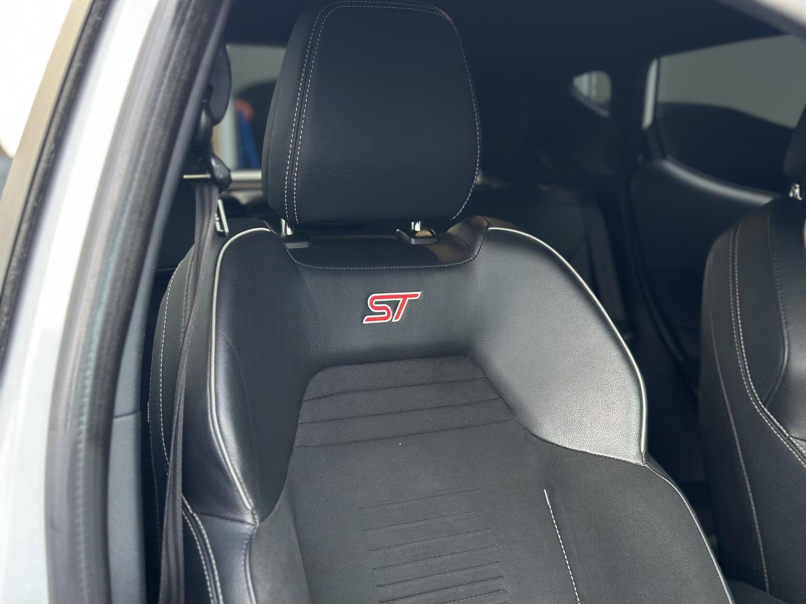 Ford Fiesta 1.5T EcoBoost ST-3 Hatchback 5dr Petrol Manual Euro 6 (s/s) (200 ps)