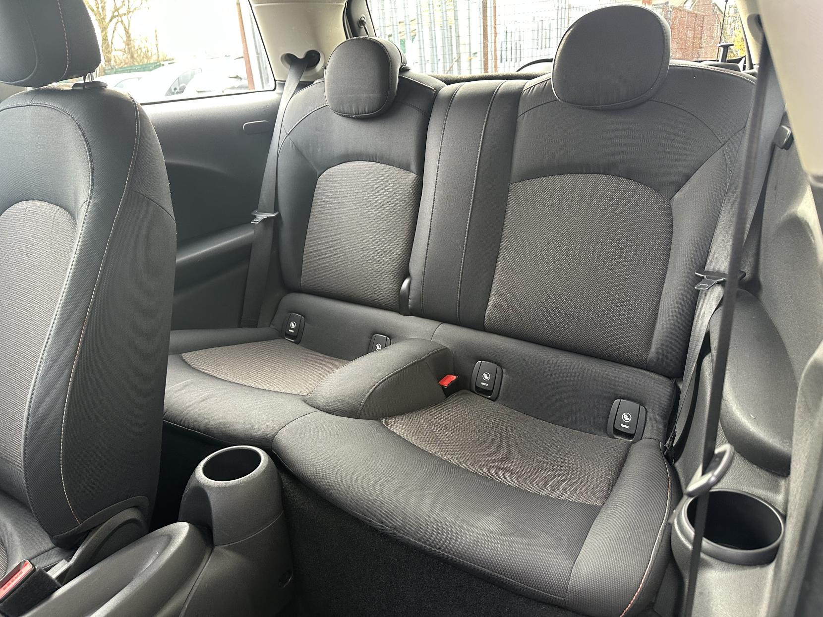 MINI Hatch 1.5 Cooper Hatchback 3dr Petrol Manual Euro 6 (s/s) (136 ps)