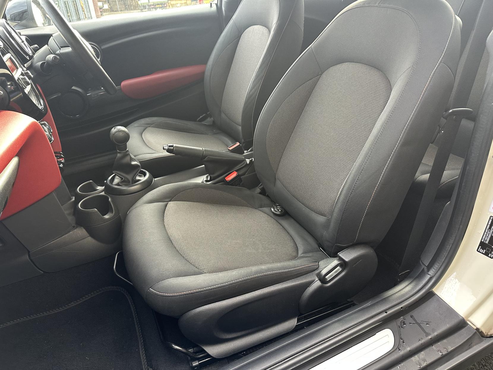 MINI Hatch 1.5 Cooper Hatchback 3dr Petrol Manual Euro 6 (s/s) (136 ps)