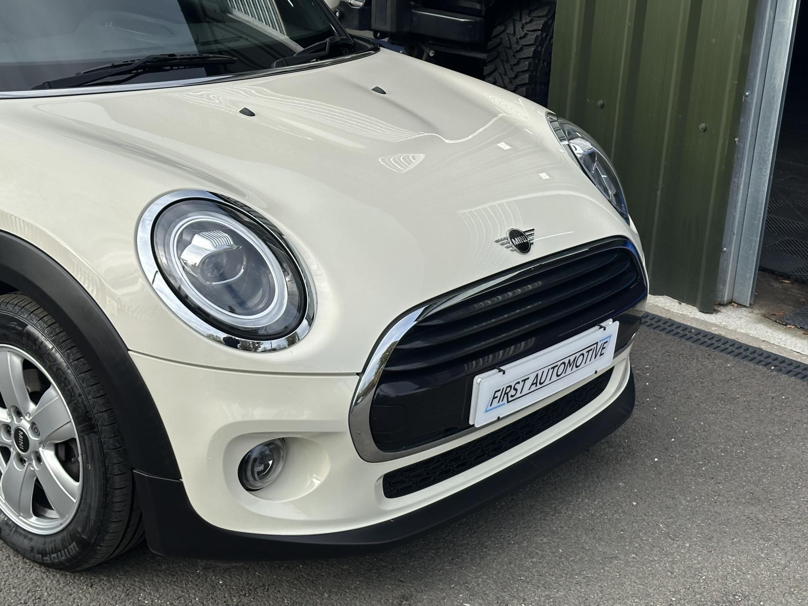 MINI Convertible 1.5 Cooper Classic Convertible 2dr Petrol Steptronic Euro 6 (s/s) (136 ps)