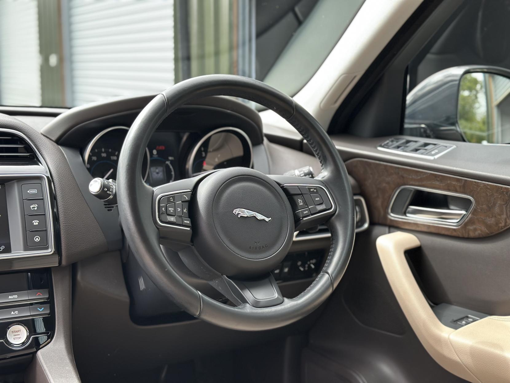 Jaguar F-PACE 2.0 D180 Prestige SUV 5dr Diesel Auto AWD Euro 6 (s/s) (180 ps)