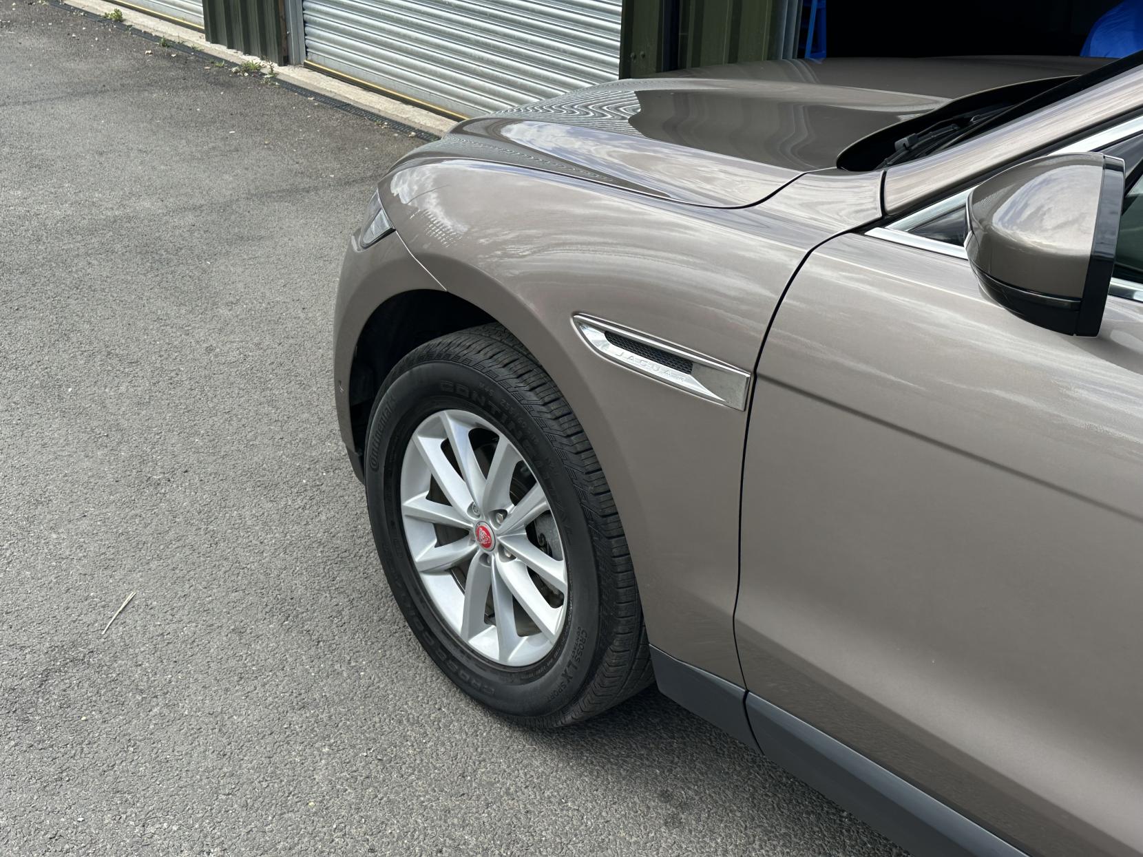 Jaguar F-PACE 2.0 D180 Prestige SUV 5dr Diesel Auto AWD Euro 6 (s/s) (180 ps)