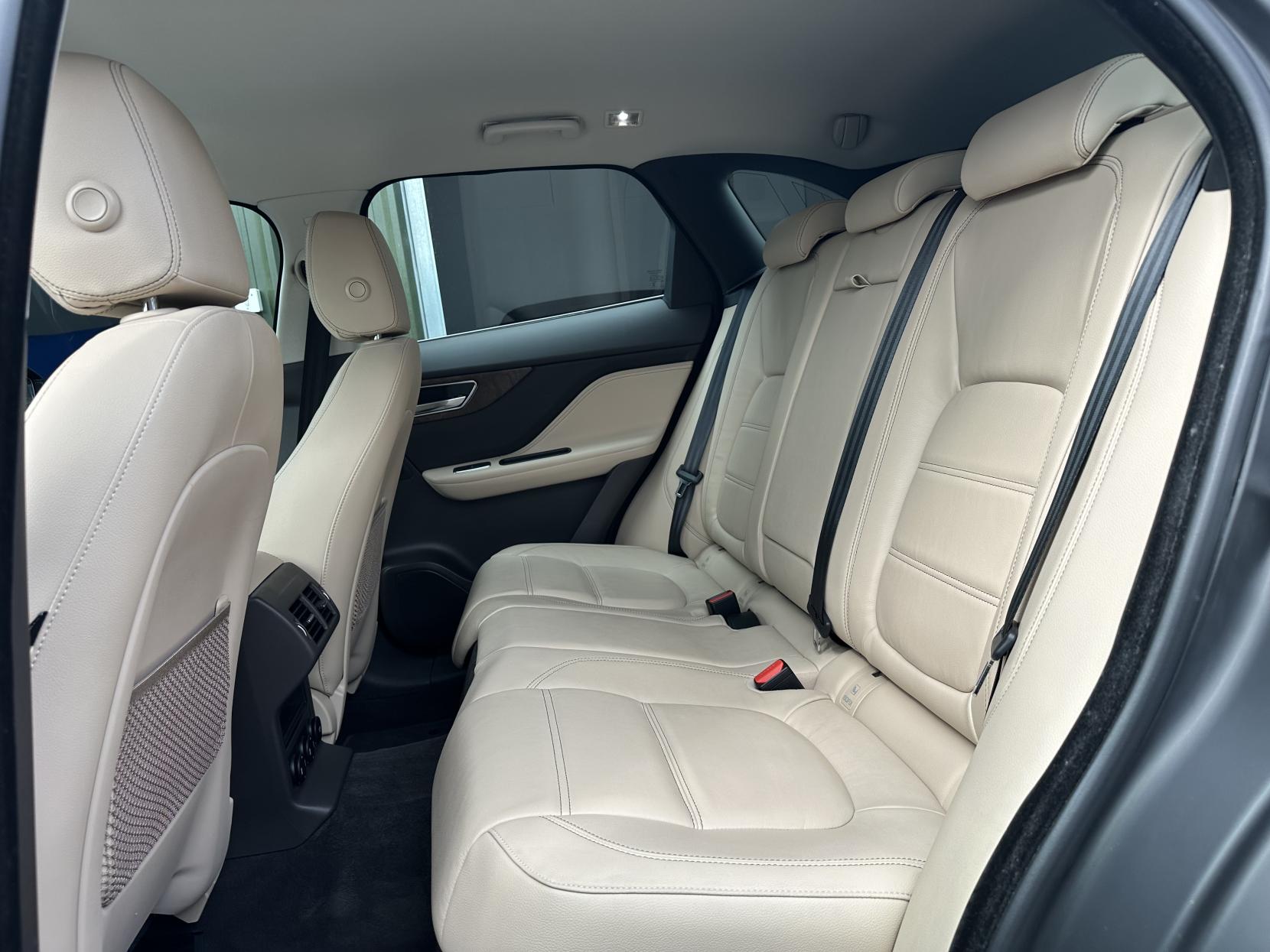 Jaguar F-PACE 2.0 D180 Prestige SUV 5dr Diesel Auto AWD Euro 6 (s/s) (180 ps)