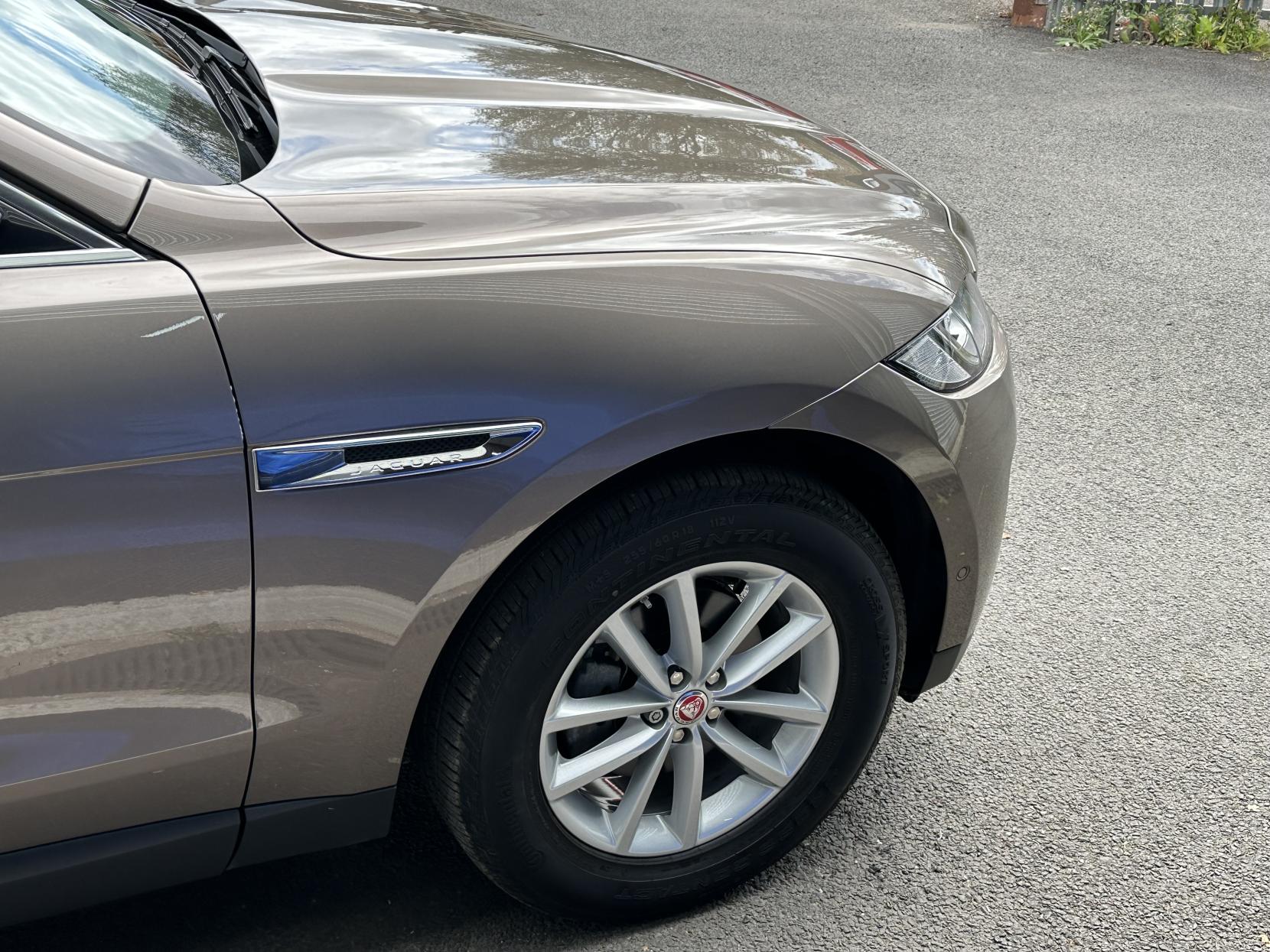 Jaguar F-PACE 2.0 D180 Prestige SUV 5dr Diesel Auto AWD Euro 6 (s/s) (180 ps)