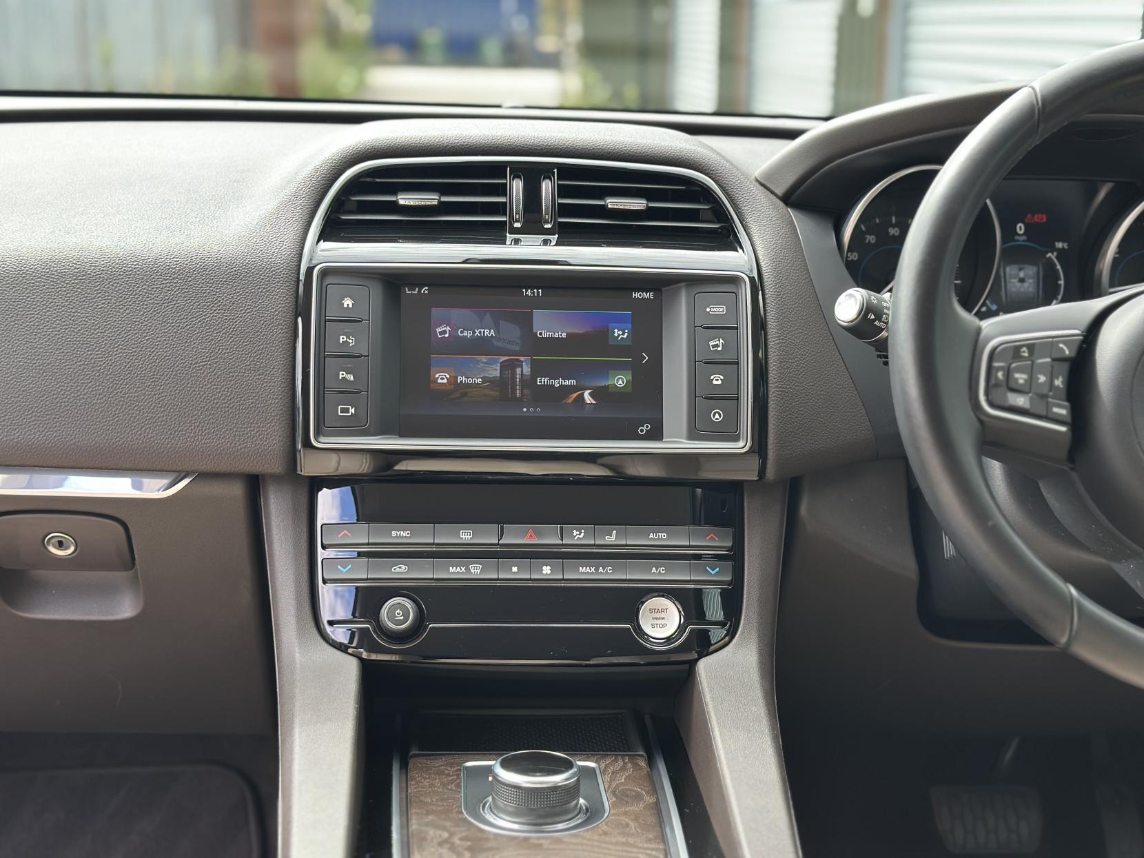 Jaguar F-PACE 2.0 D180 Prestige SUV 5dr Diesel Auto AWD Euro 6 (s/s) (180 ps)