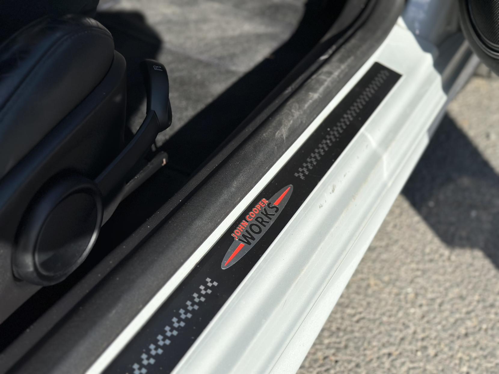 MINI Hatch 1.6 John Cooper Works Hatchback 3dr Petrol Manual Euro 5 (s/s) (211 ps)