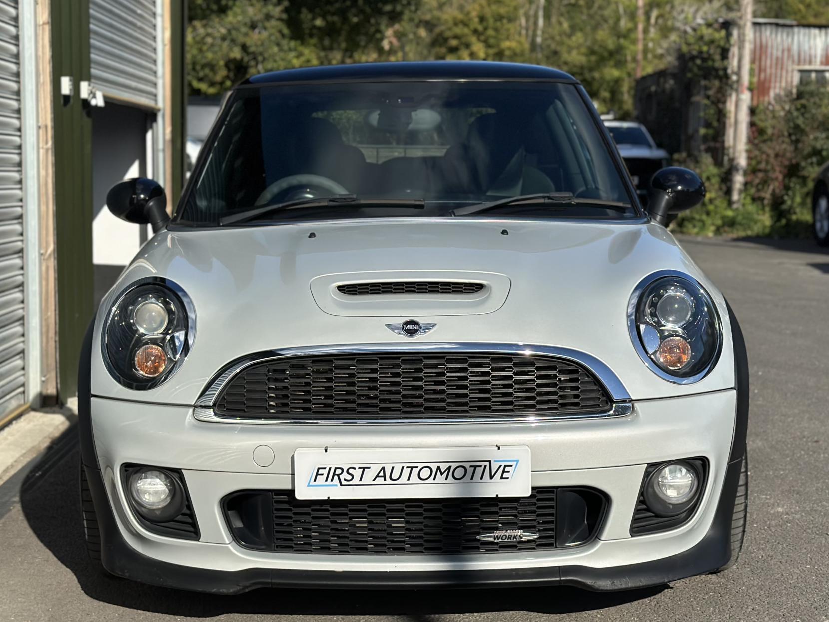 MINI Hatch 1.6 John Cooper Works Hatchback 3dr Petrol Manual Euro 5 (s/s) (211 ps)