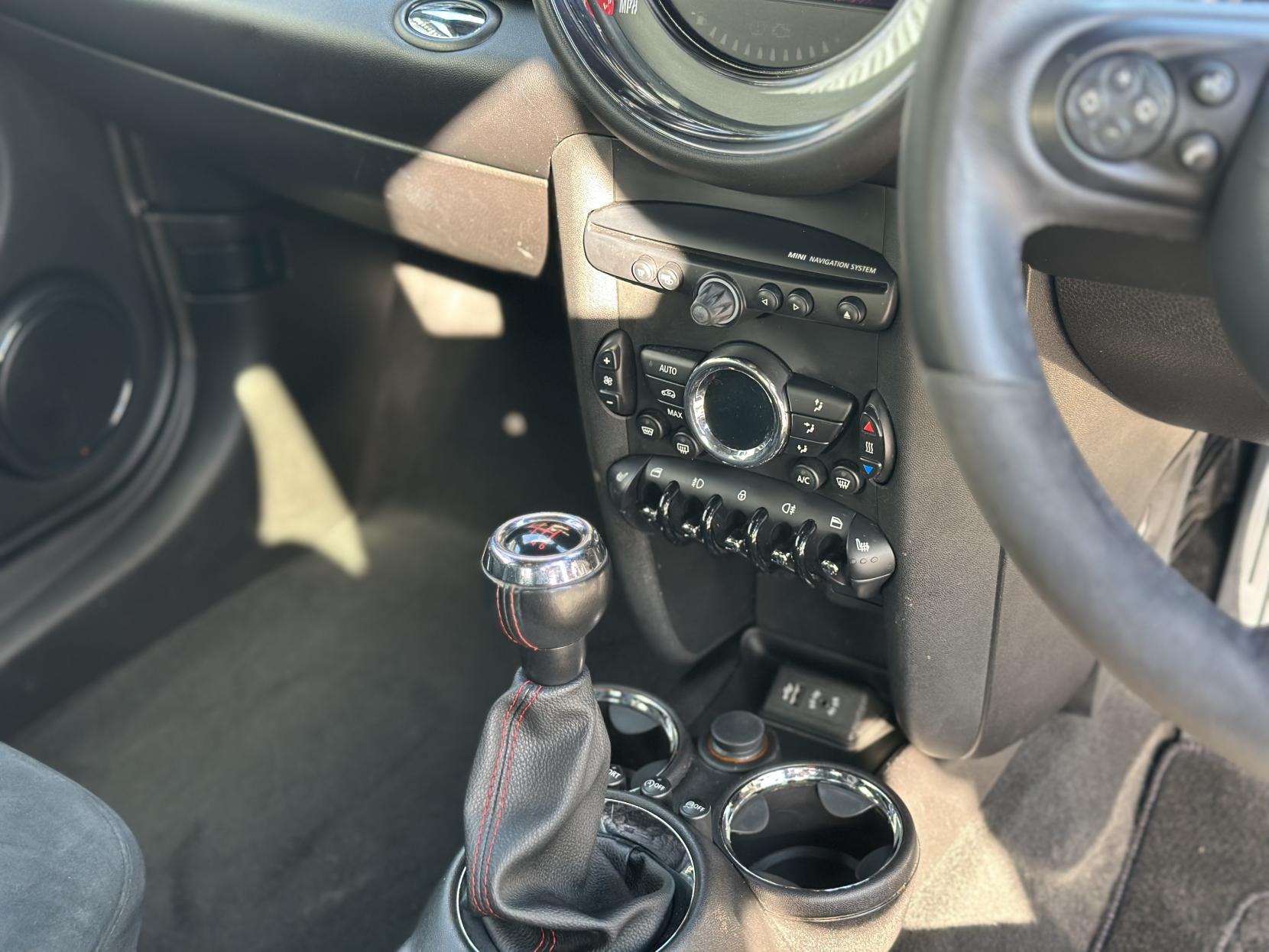 MINI Hatch 1.6 John Cooper Works Hatchback 3dr Petrol Manual Euro 5 (s/s) (211 ps)