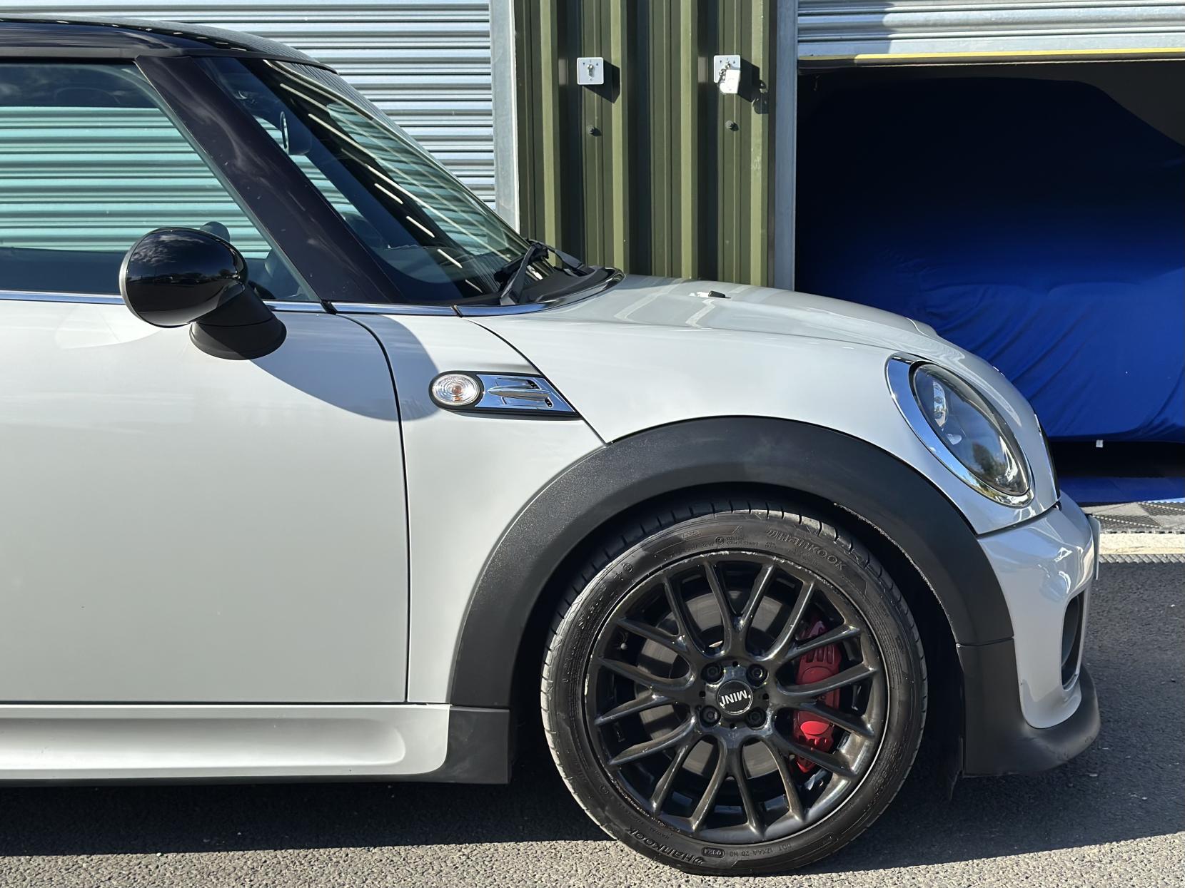 MINI Hatch 1.6 John Cooper Works Hatchback 3dr Petrol Manual Euro 5 (s/s) (211 ps)