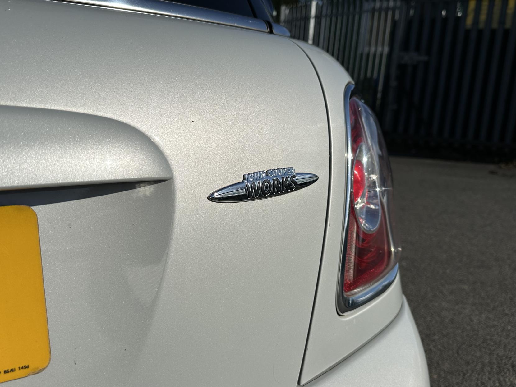 MINI Hatch 1.6 John Cooper Works Hatchback 3dr Petrol Manual Euro 5 (s/s) (211 ps)