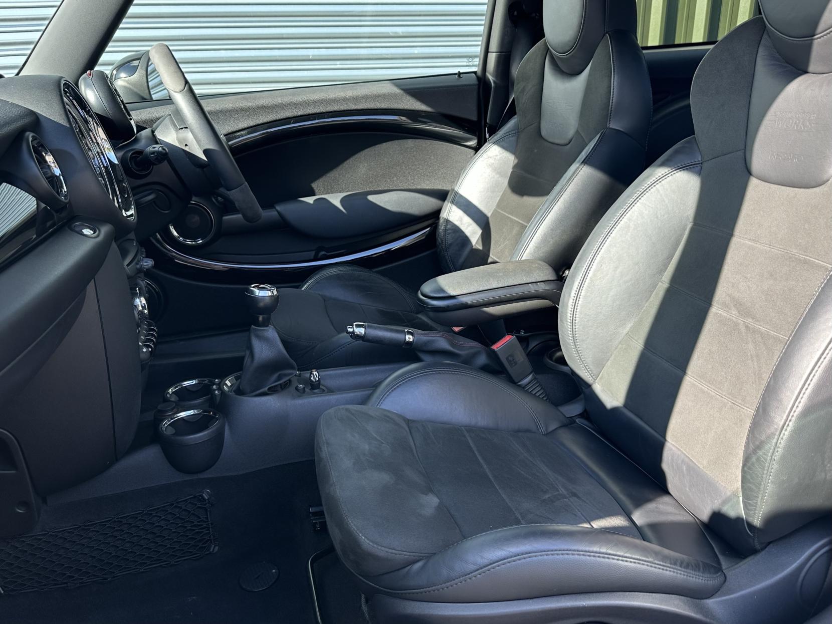 MINI Hatch 1.6 John Cooper Works Hatchback 3dr Petrol Manual Euro 5 (s/s) (211 ps)