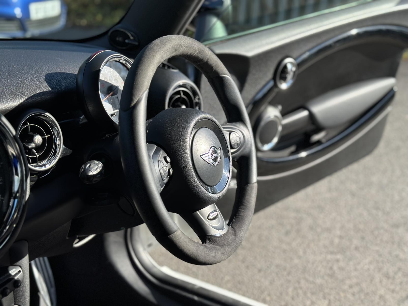 MINI Hatch 1.6 John Cooper Works Hatchback 3dr Petrol Manual Euro 5 (s/s) (211 ps)