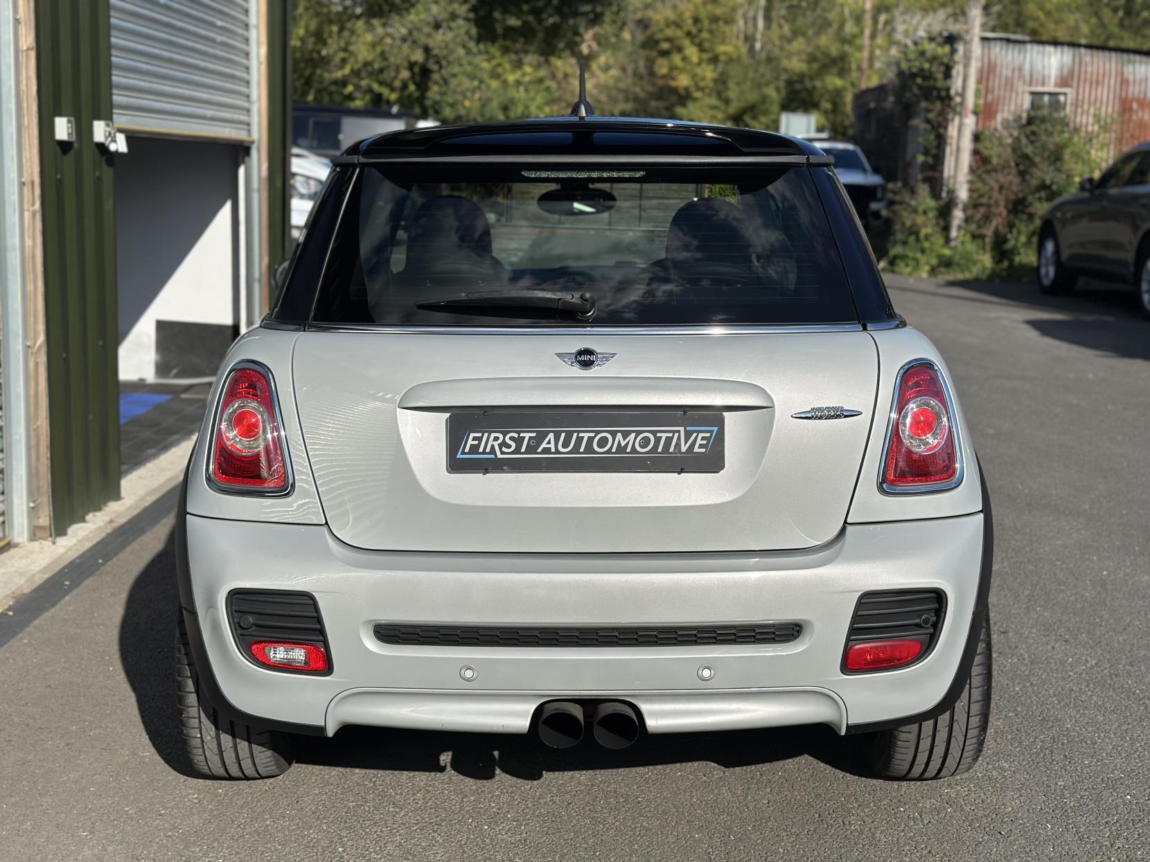 MINI Hatch 1.6 John Cooper Works Hatchback 3dr Petrol Manual Euro 5 (s/s) (211 ps)