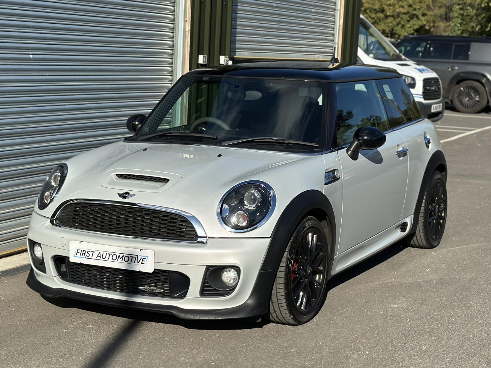 MINI Hatch 1.6 John Cooper Works Hatchback 3dr Petrol Manual Euro 5 (s/s) (211 ps)