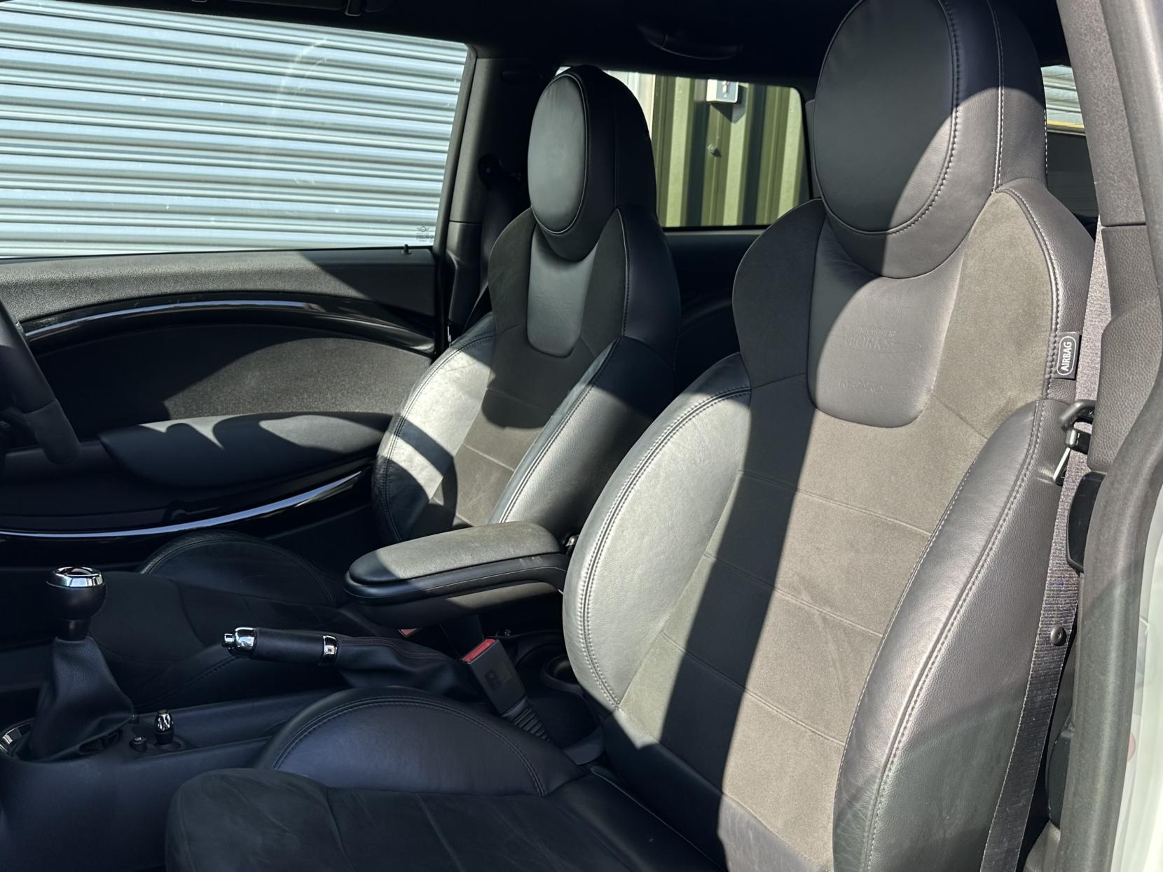 MINI Hatch 1.6 John Cooper Works Hatchback 3dr Petrol Manual Euro 5 (s/s) (211 ps)