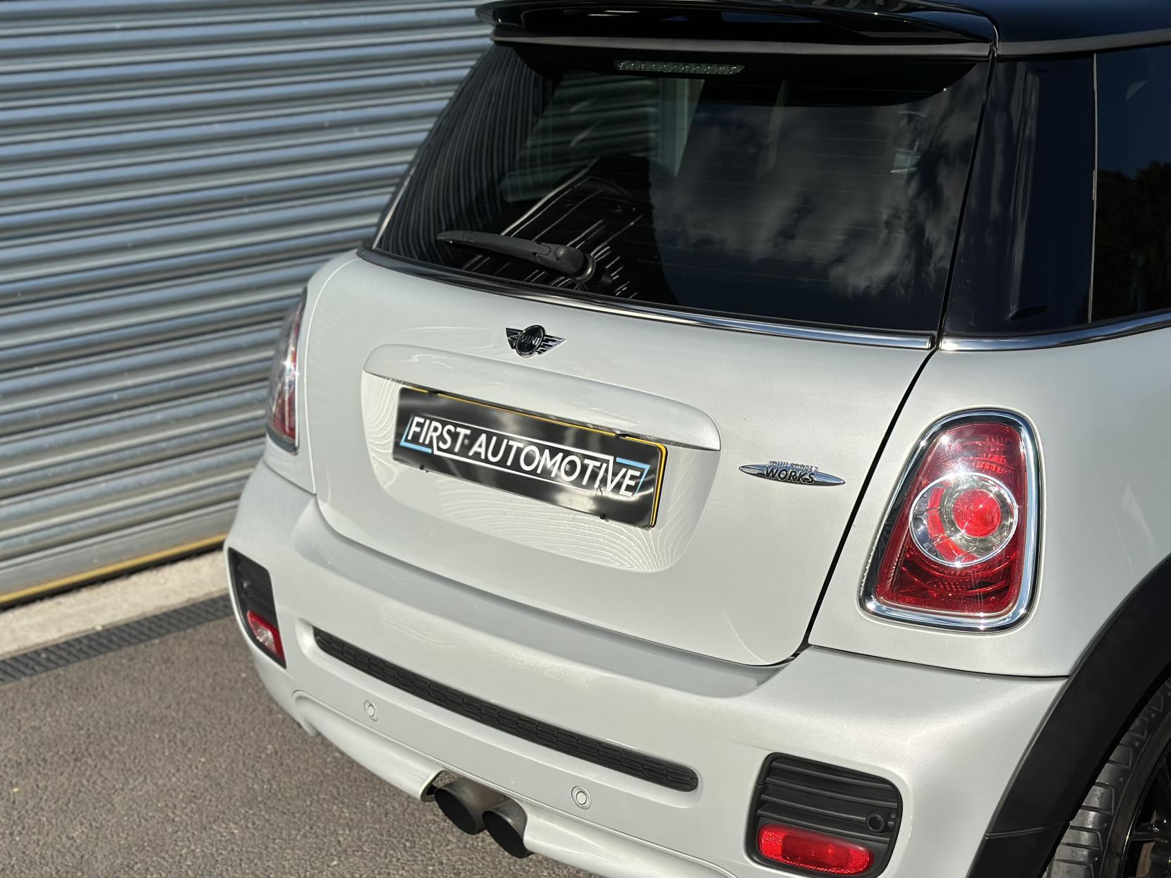 MINI Hatch 1.6 John Cooper Works Hatchback 3dr Petrol Manual Euro 5 (s/s) (211 ps)