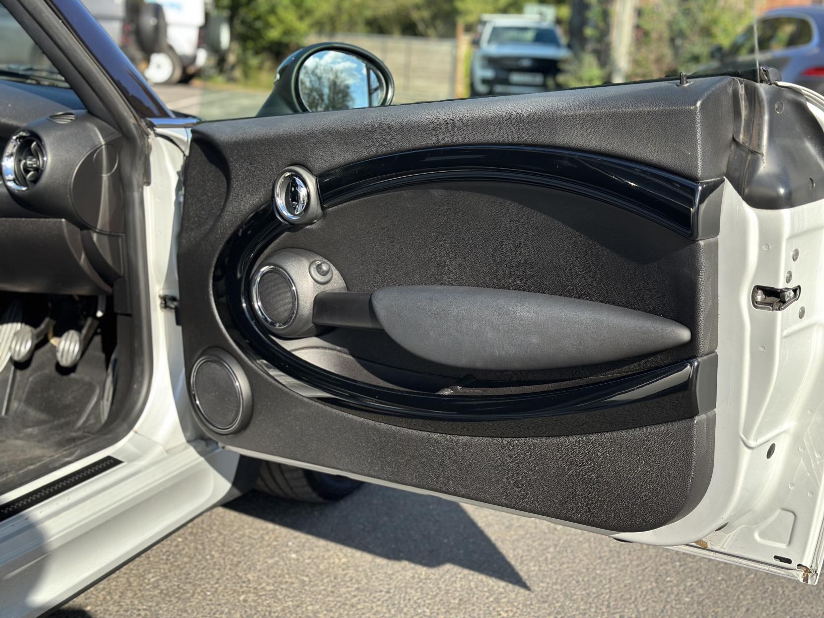 MINI Hatch 1.6 John Cooper Works Hatchback 3dr Petrol Manual Euro 5 (s/s) (211 ps)