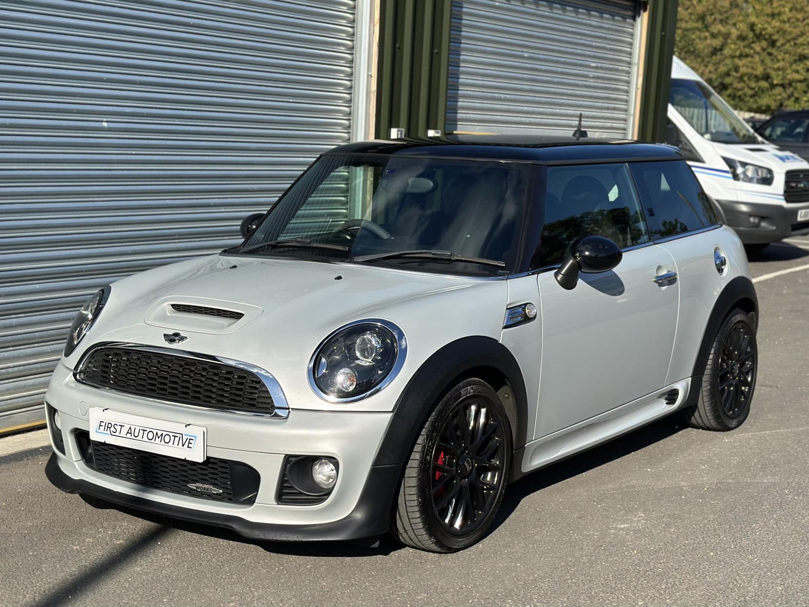 MINI Hatch 1.6 John Cooper Works Hatchback 3dr Petrol Manual Euro 5 (s/s) (211 ps)
