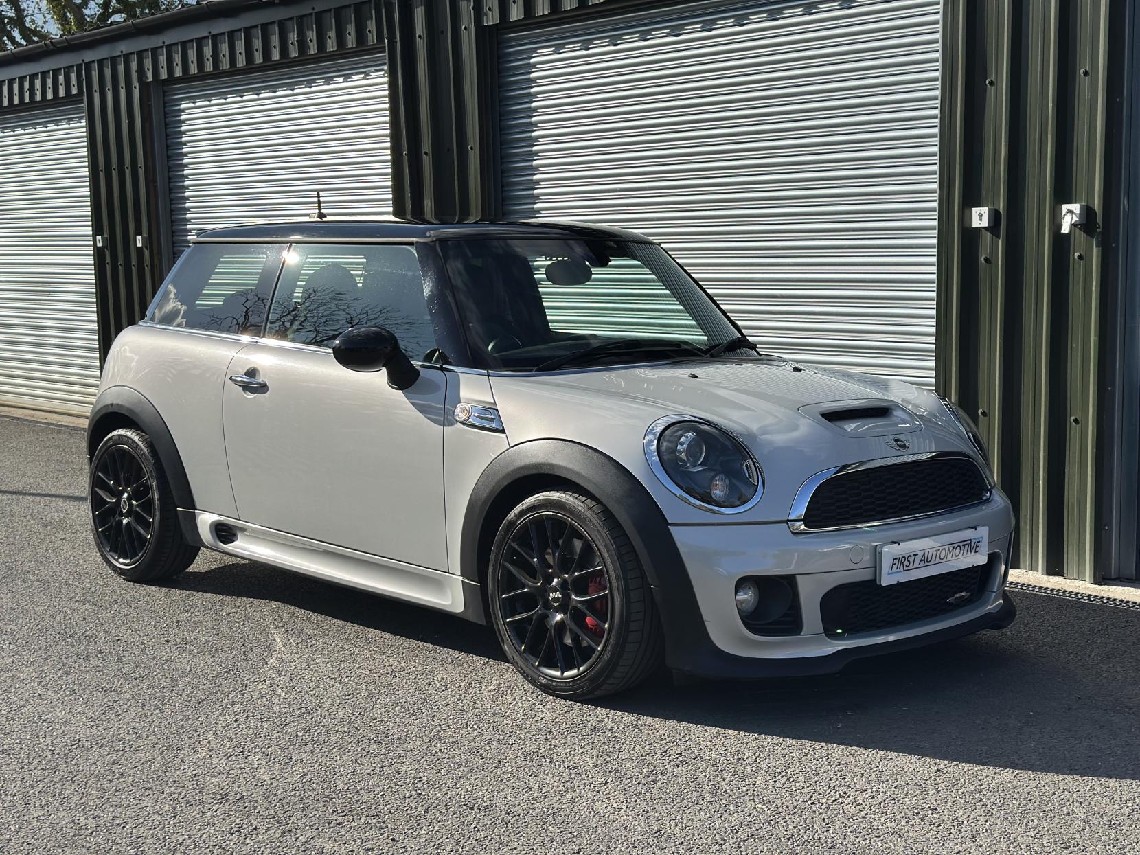 MINI Hatch 1.6 John Cooper Works Hatchback 3dr Petrol Manual Euro 5 (s/s) (211 ps)