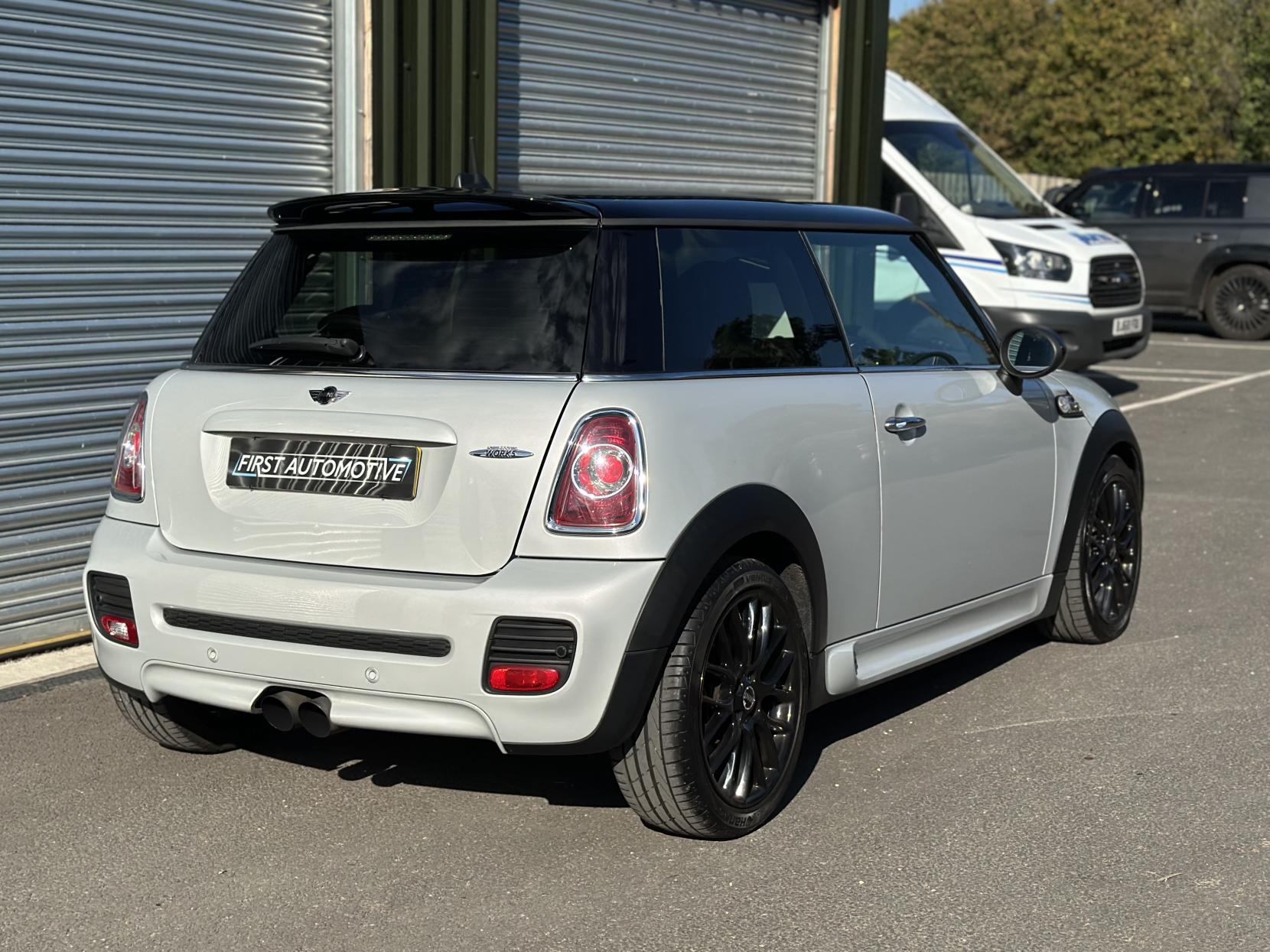 MINI Hatch 1.6 John Cooper Works Hatchback 3dr Petrol Manual Euro 5 (s/s) (211 ps)