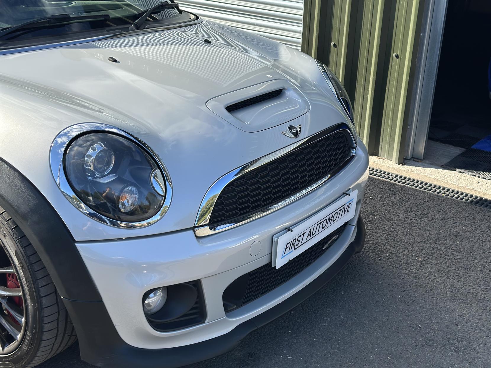 MINI Hatch 1.6 John Cooper Works Hatchback 3dr Petrol Manual Euro 5 (s/s) (211 ps)