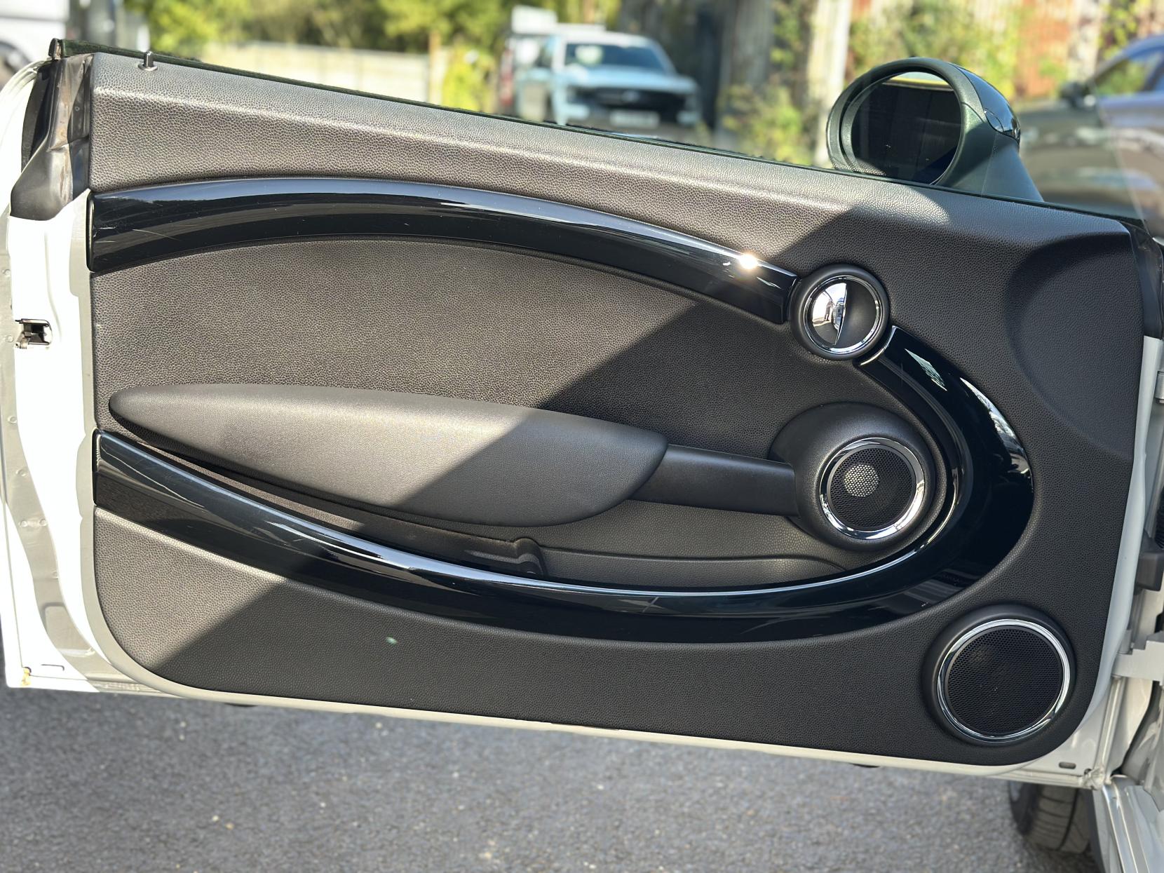 MINI Hatch 1.6 John Cooper Works Hatchback 3dr Petrol Manual Euro 5 (s/s) (211 ps)