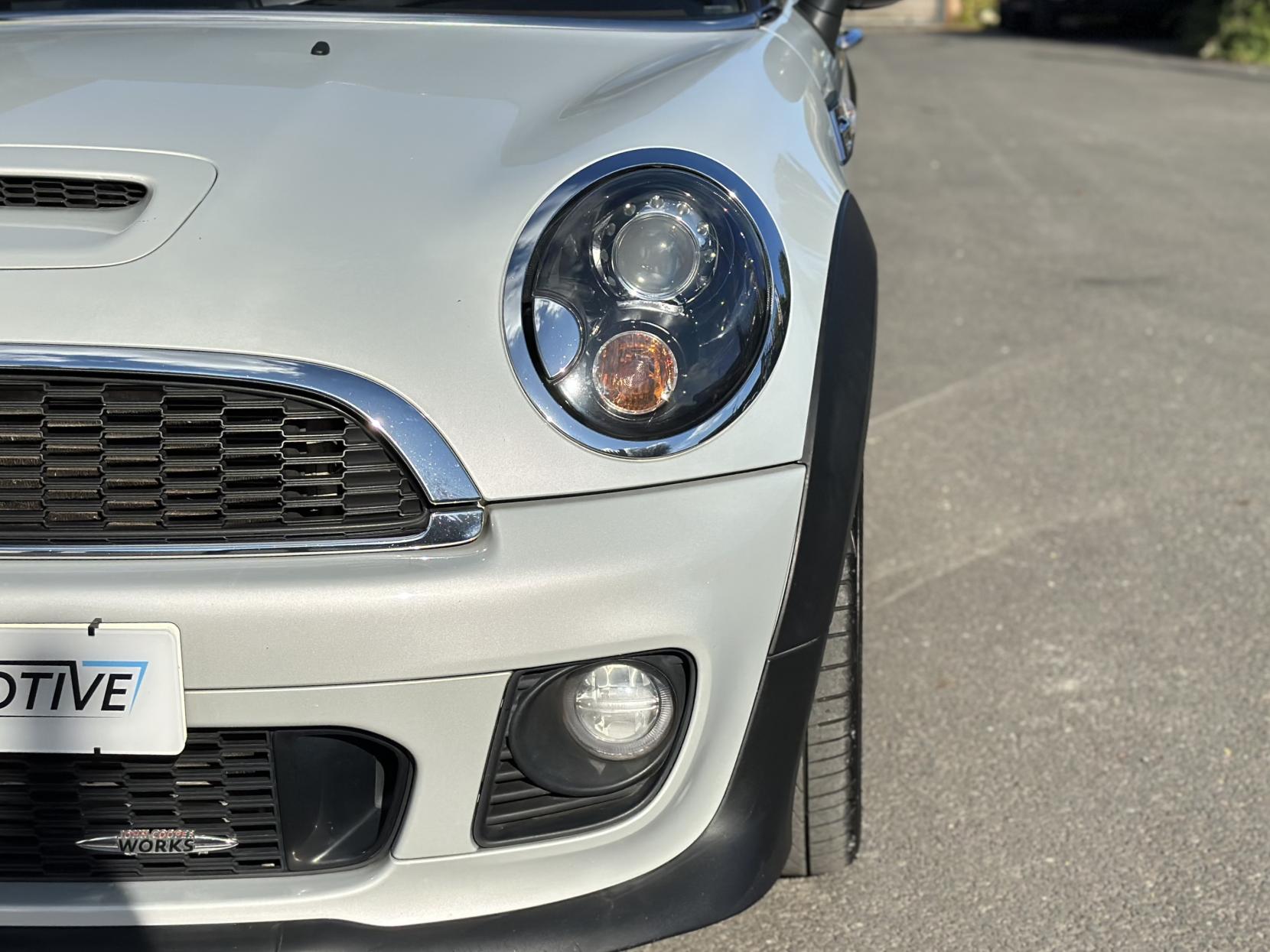 MINI Hatch 1.6 John Cooper Works Hatchback 3dr Petrol Manual Euro 5 (s/s) (211 ps)