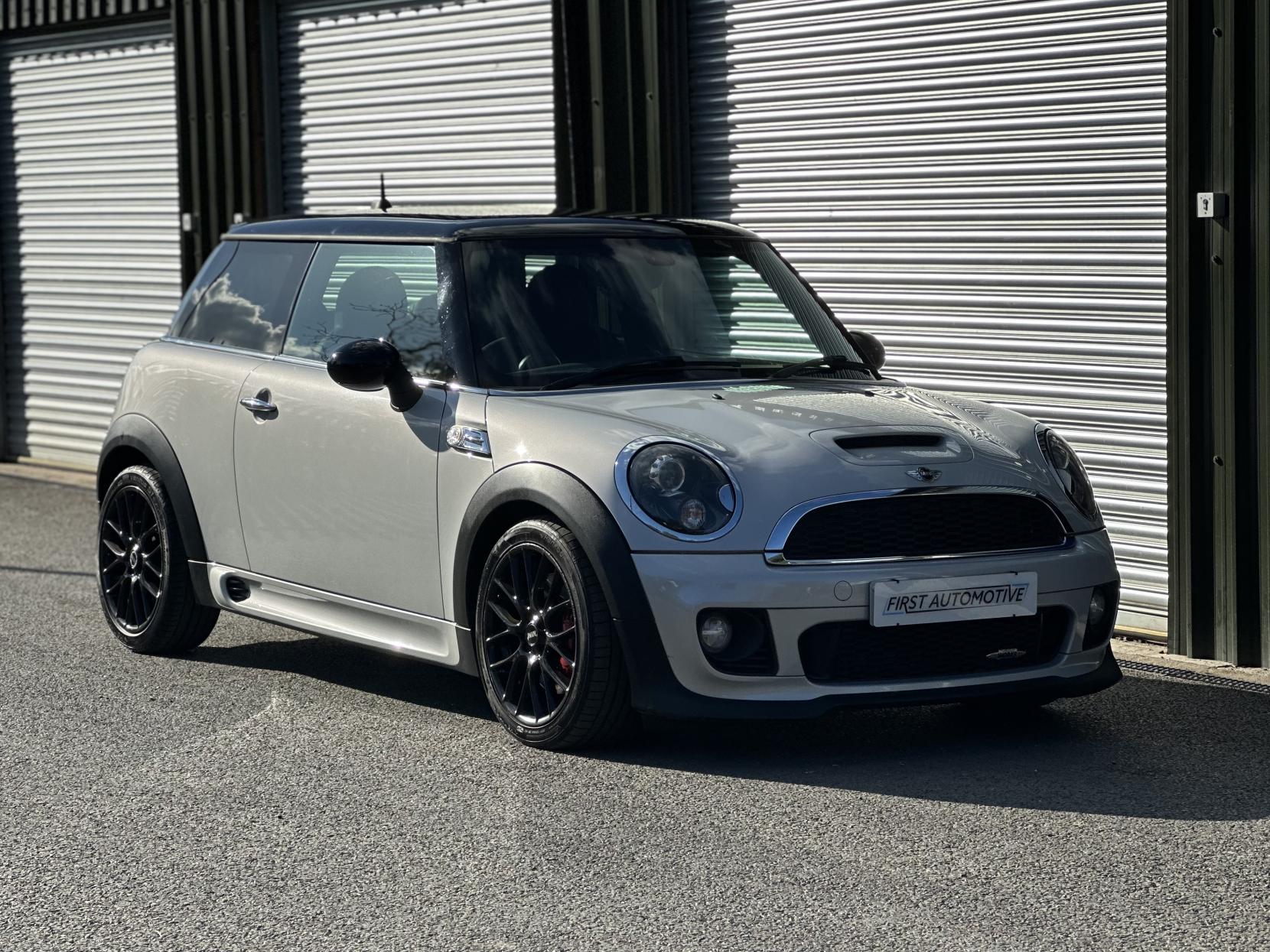 MINI Hatch 1.6 John Cooper Works Hatchback 3dr Petrol Manual Euro 5 (s/s) (211 ps)