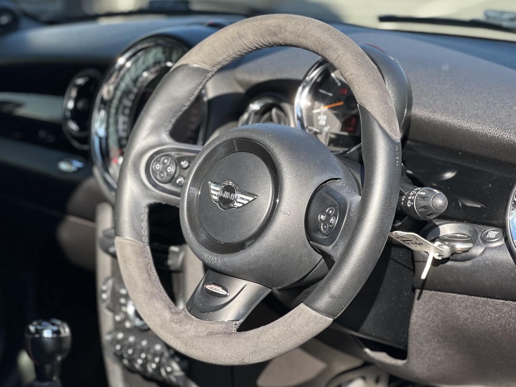 MINI Hatch 1.6 John Cooper Works Hatchback 3dr Petrol Manual Euro 5 (s/s) (211 ps)