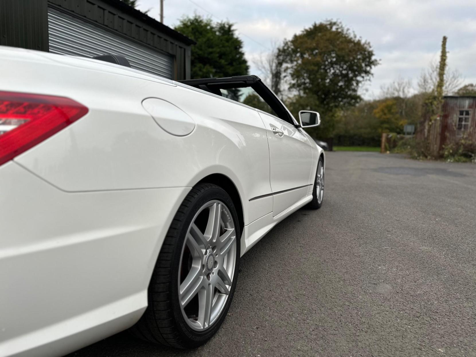 Mercedes-Benz E Class 1.8 E200 BlueEfficiency Sport Cabriolet G-Tronic+ Euro 5 (s/s) 2dr