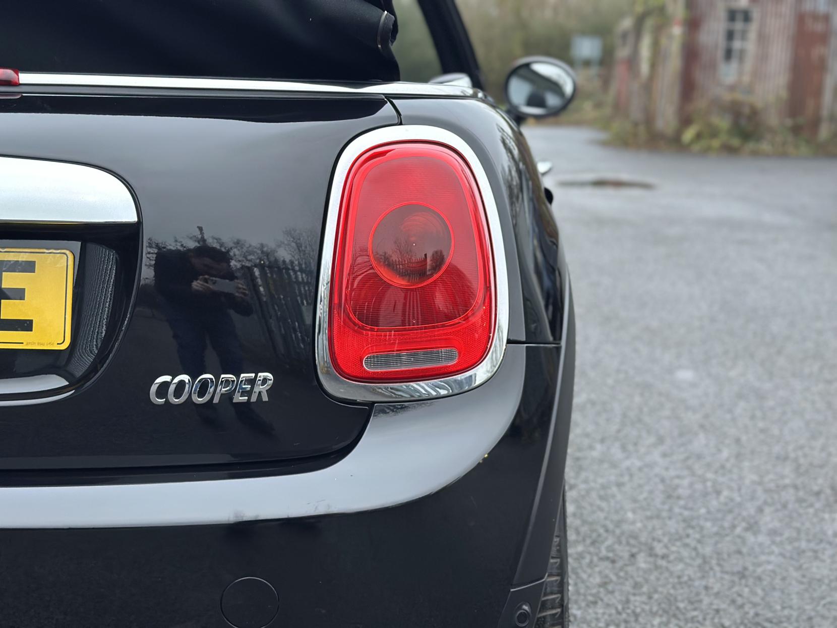 MINI Convertible 1.5 Cooper Euro 6 (s/s) 2dr