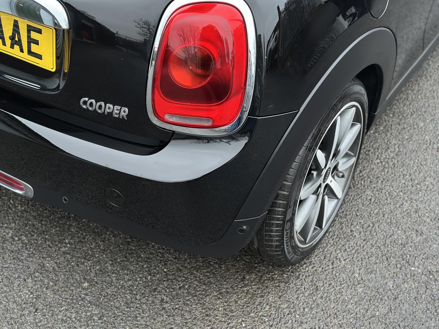 MINI Convertible 1.5 Cooper Euro 6 (s/s) 2dr