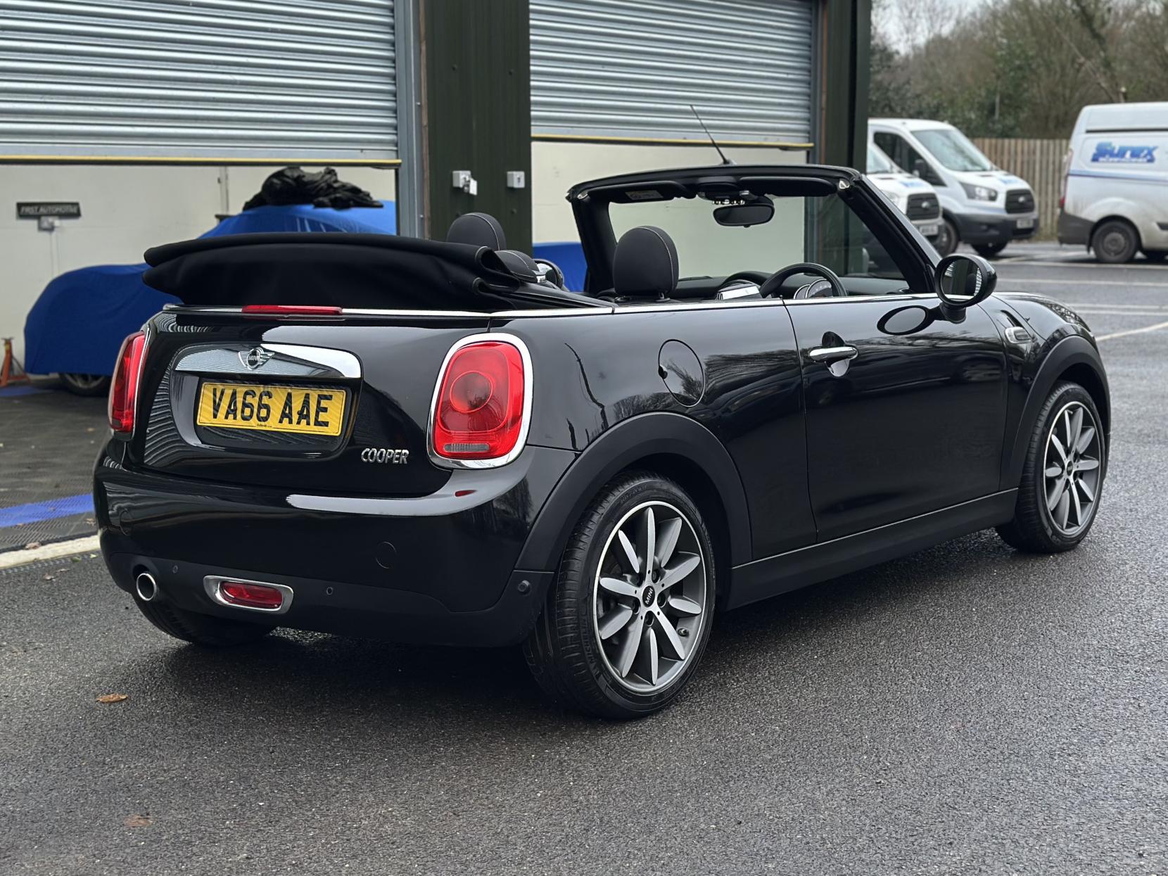 MINI Convertible 1.5 Cooper Euro 6 (s/s) 2dr