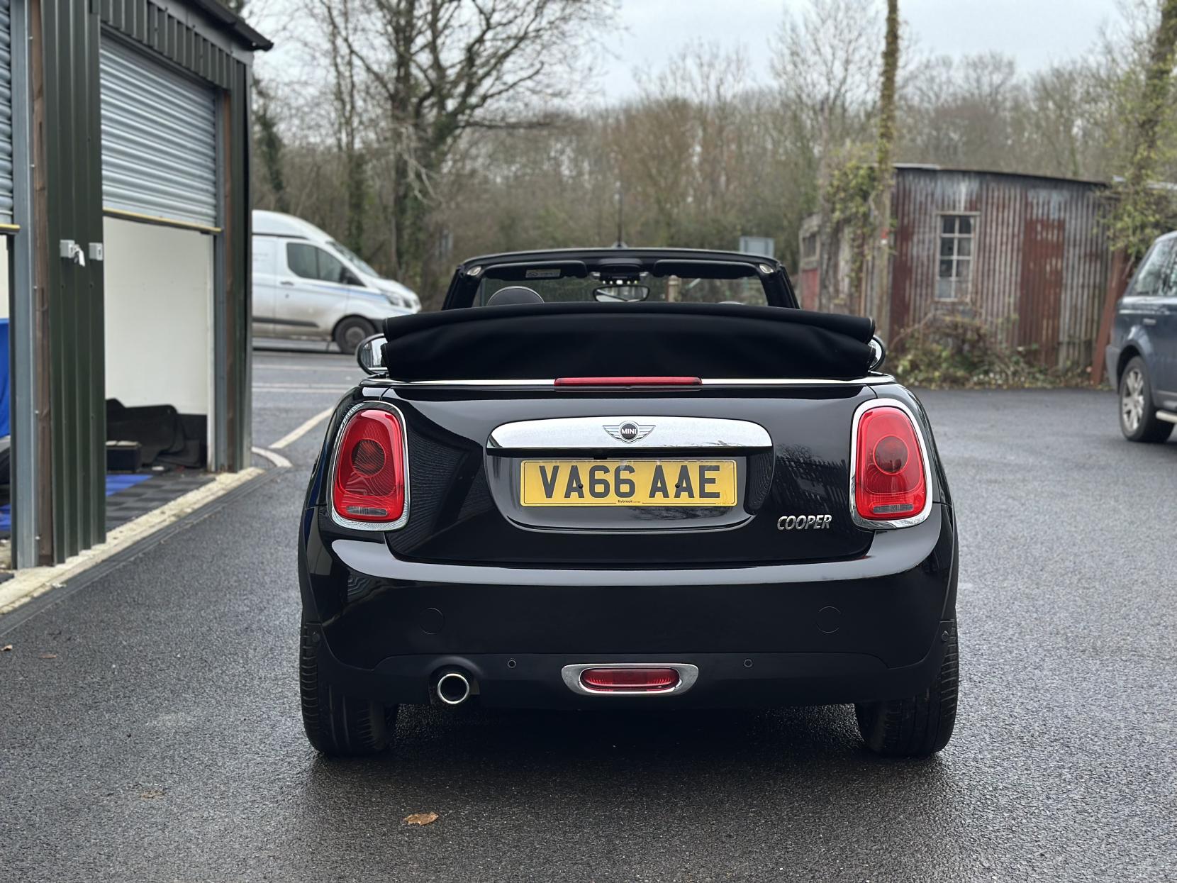 MINI Convertible 1.5 Cooper Euro 6 (s/s) 2dr