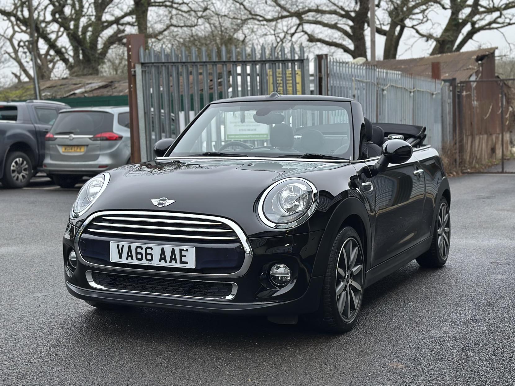 MINI Convertible 1.5 Cooper Euro 6 (s/s) 2dr