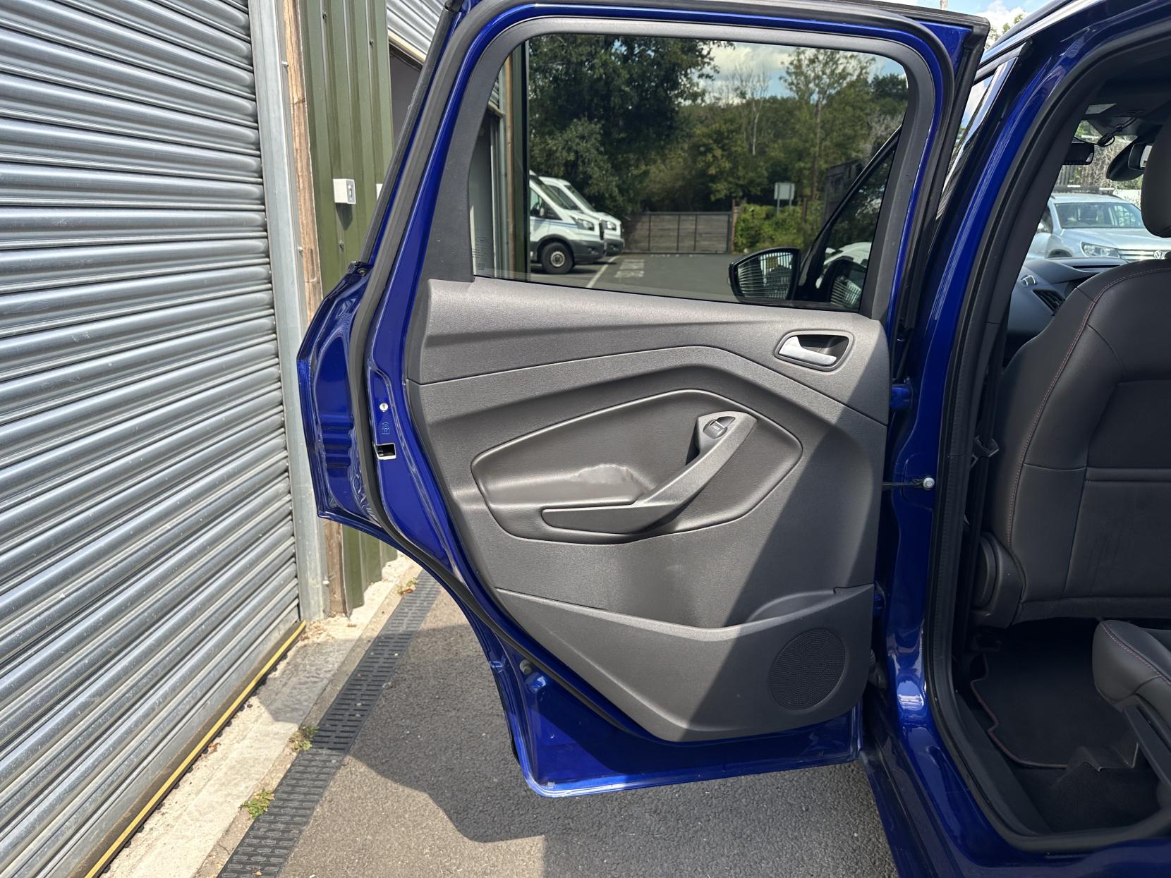 Ford Kuga 2.0 TDCi EcoBlue ST-Line SUV 5dr Diesel Manual Euro 6 (s/s) (150 ps)