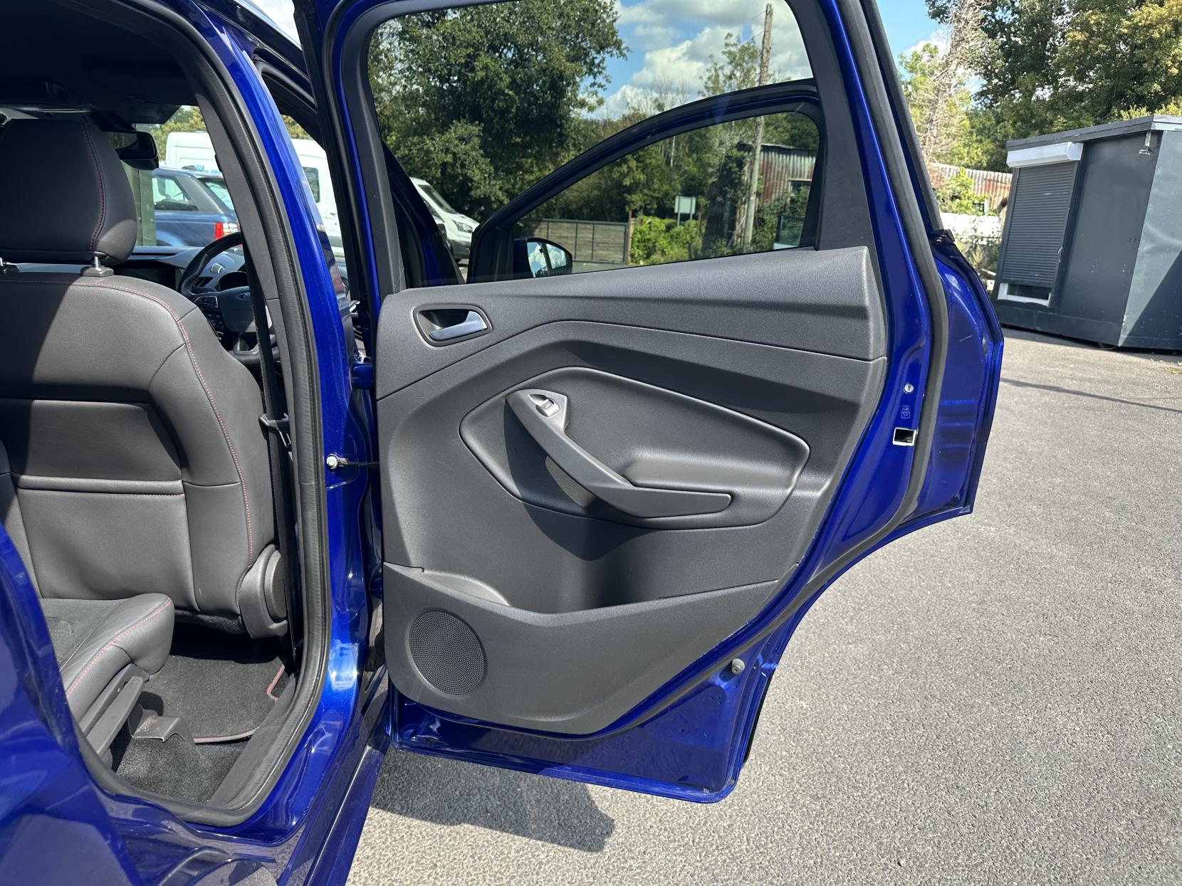 Ford Kuga 2.0 TDCi EcoBlue ST-Line SUV 5dr Diesel Manual Euro 6 (s/s) (150 ps)
