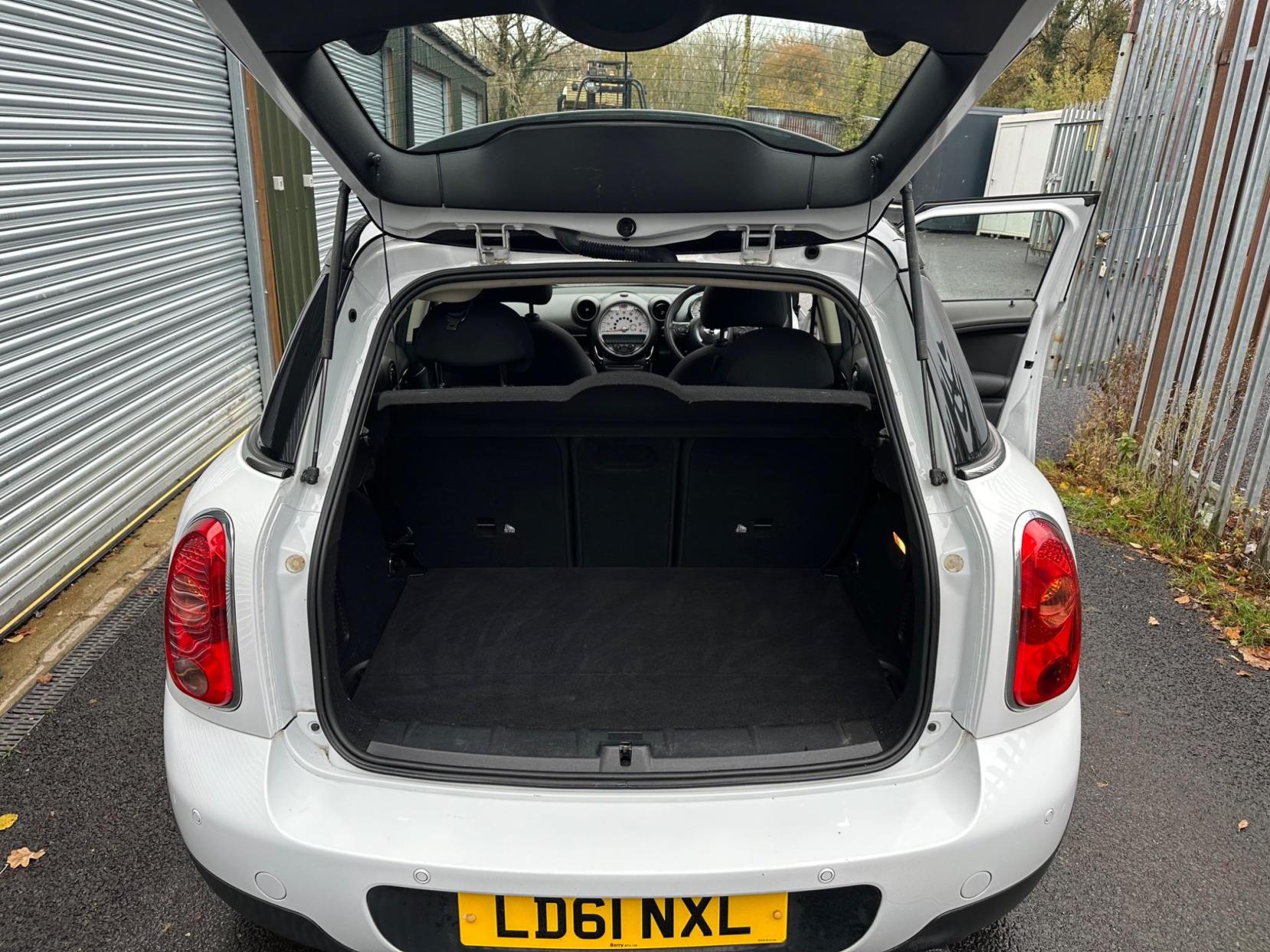 MINI Countryman 1.6 Cooper Euro 5 (s/s) 5dr