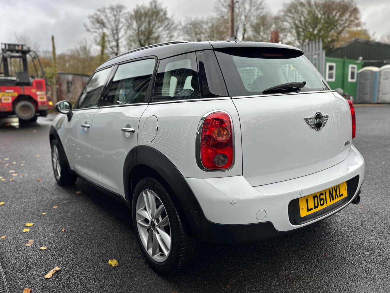 MINI Countryman 1.6 Cooper Euro 5 (s/s) 5dr