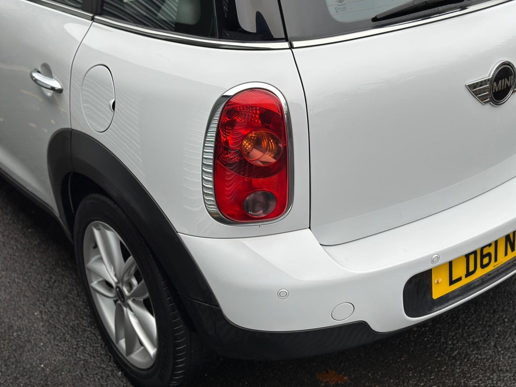 MINI Countryman 1.6 Cooper Euro 5 (s/s) 5dr