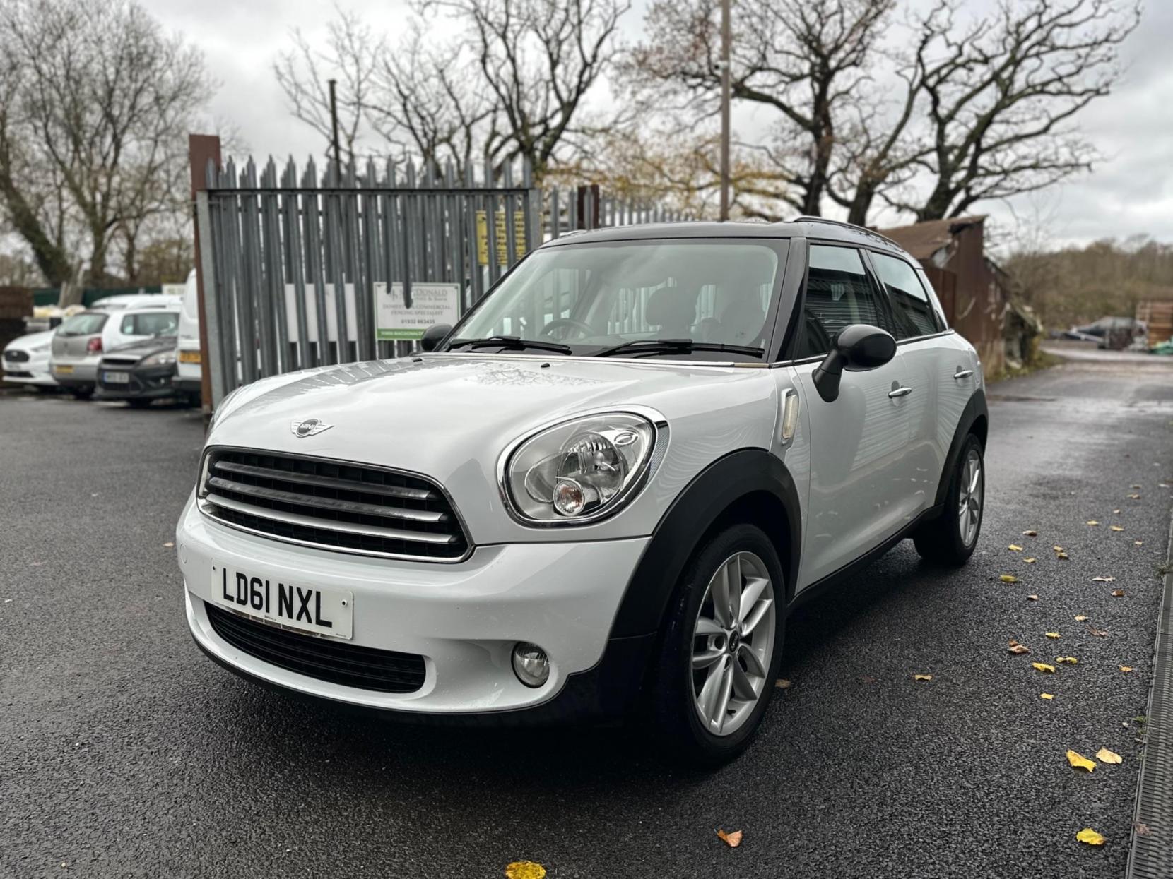 MINI Countryman 1.6 Cooper Euro 5 (s/s) 5dr