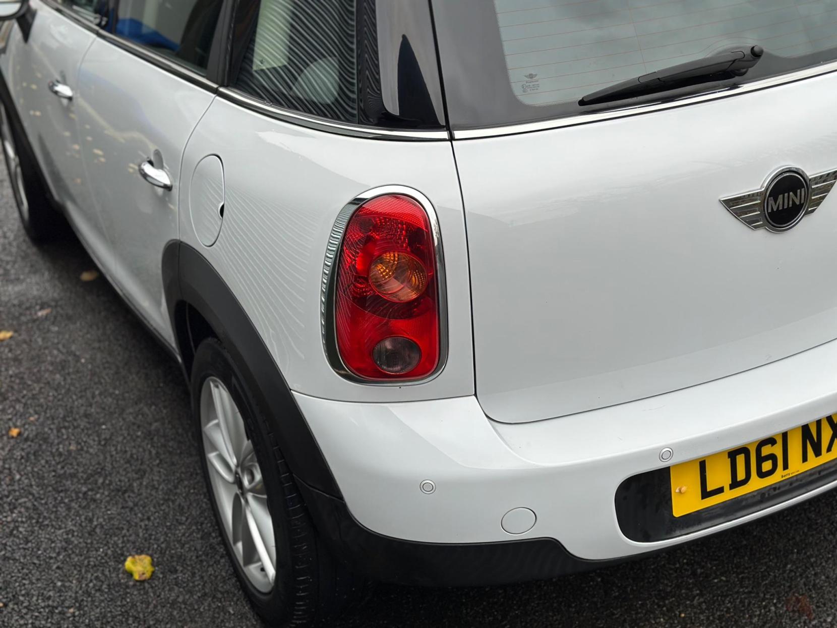 MINI Countryman 1.6 Cooper Euro 5 (s/s) 5dr