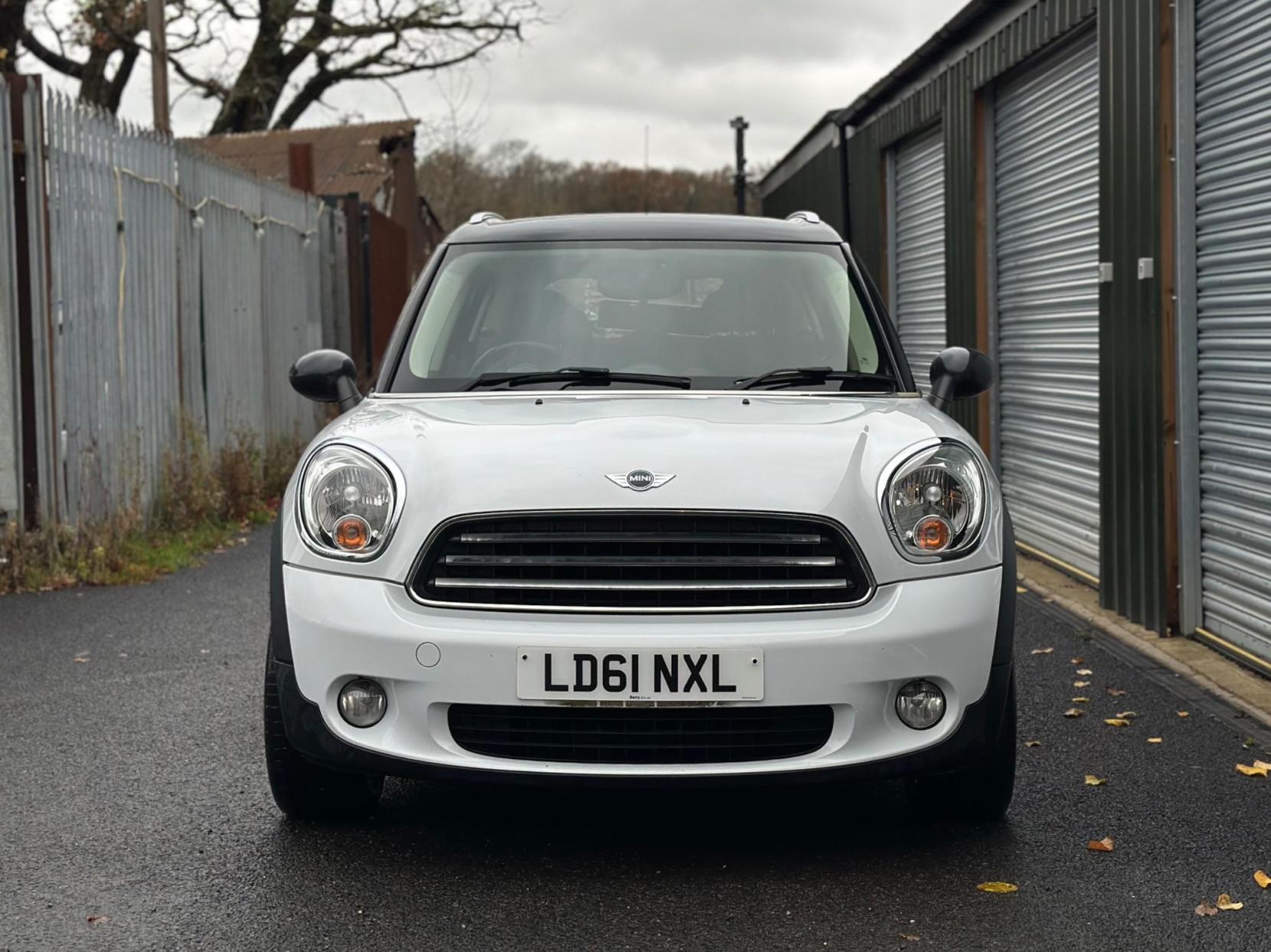 MINI Countryman 1.6 Cooper Euro 5 (s/s) 5dr