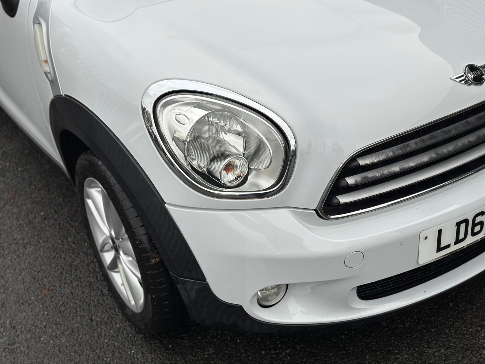 MINI Countryman 1.6 Cooper Euro 5 (s/s) 5dr