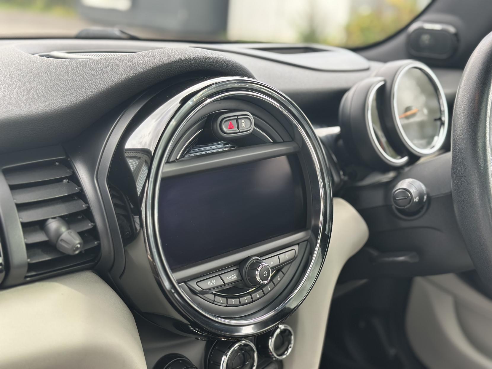 MINI Hatch 2.0 Cooper S Hatchback 5dr Petrol Auto Euro 6 (s/s) (192 ps)