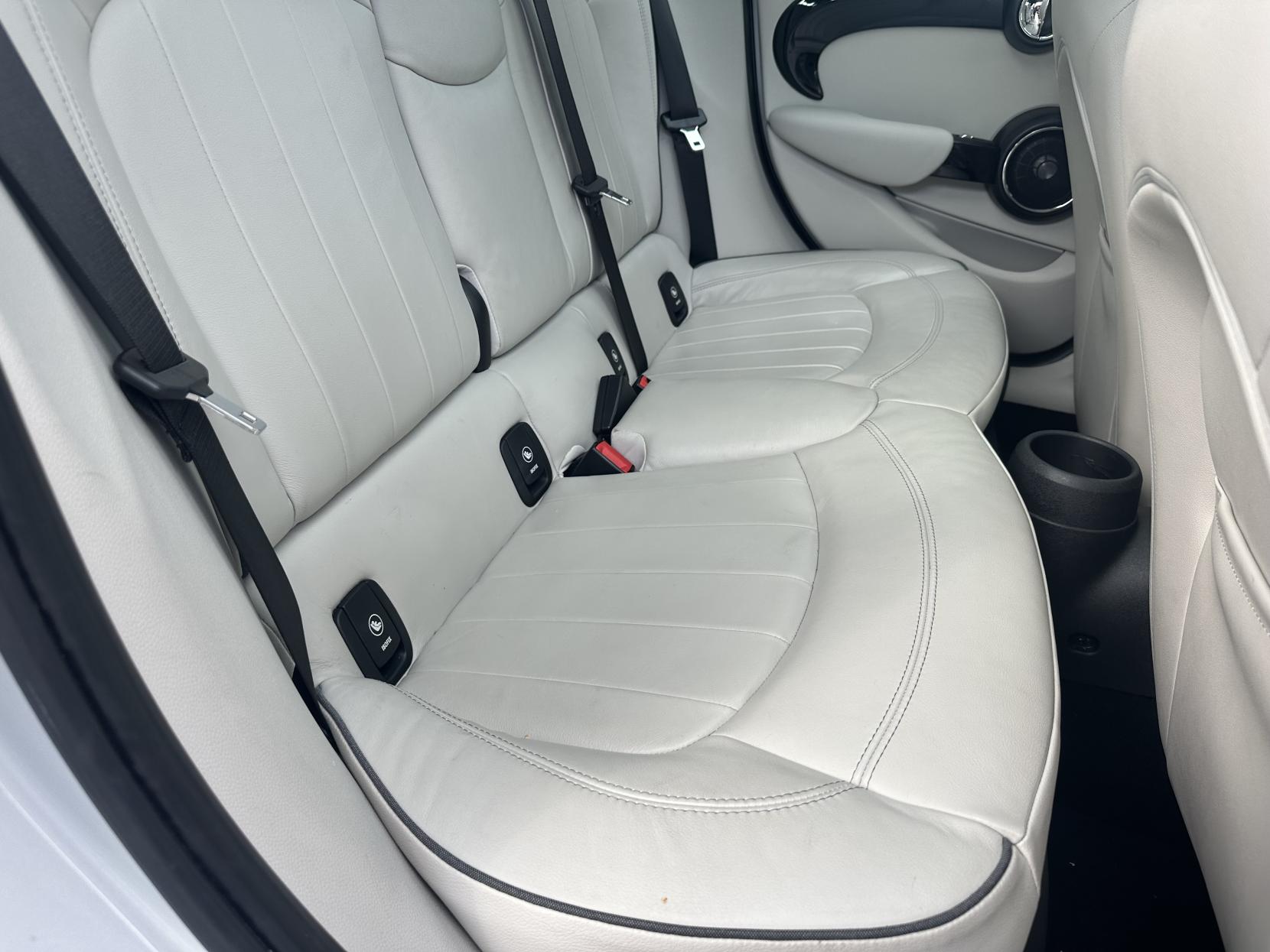 MINI Hatch 2.0 Cooper S Hatchback 5dr Petrol Auto Euro 6 (s/s) (192 ps)