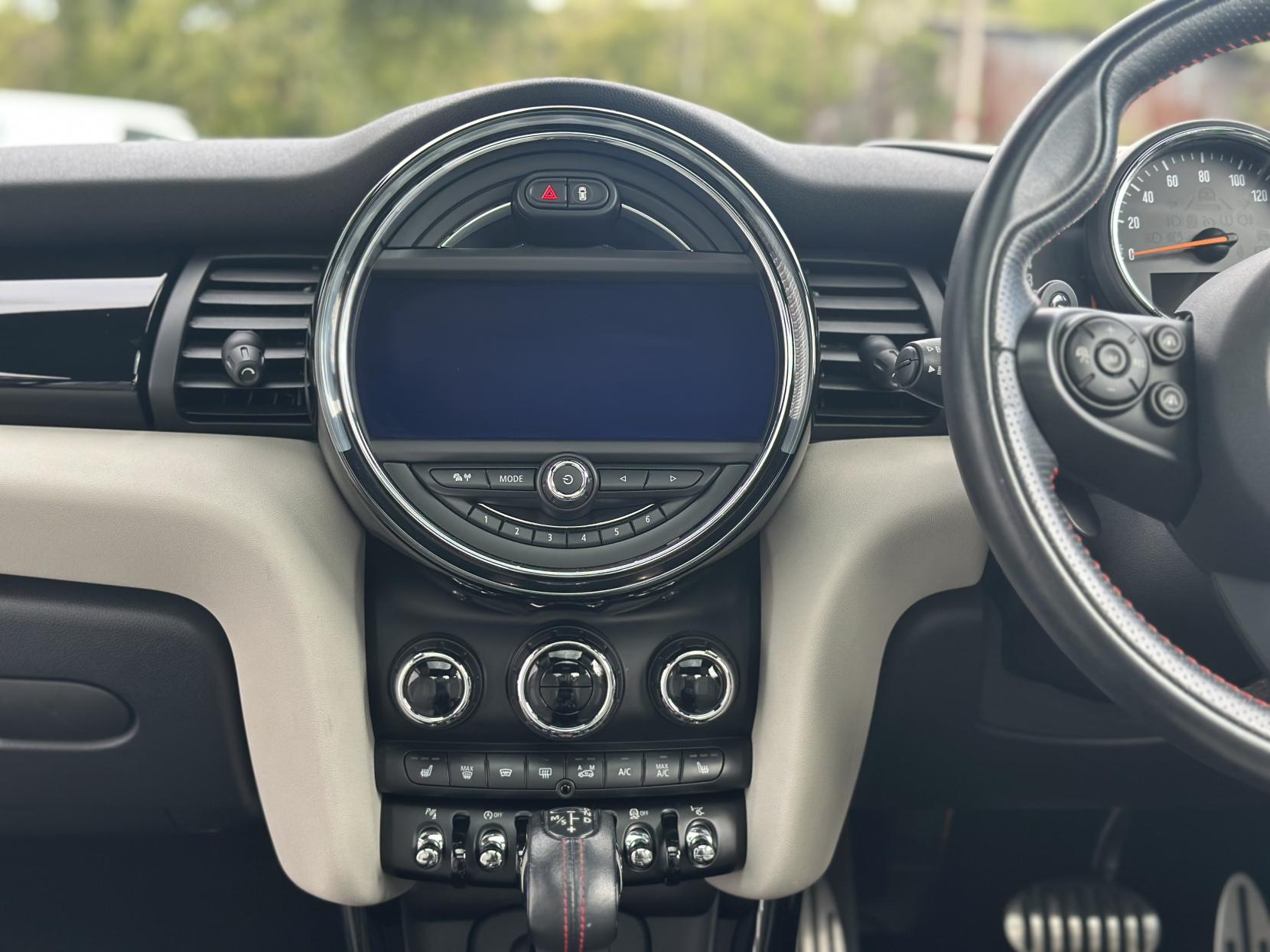 MINI Hatch 2.0 Cooper S Hatchback 5dr Petrol Auto Euro 6 (s/s) (192 ps)