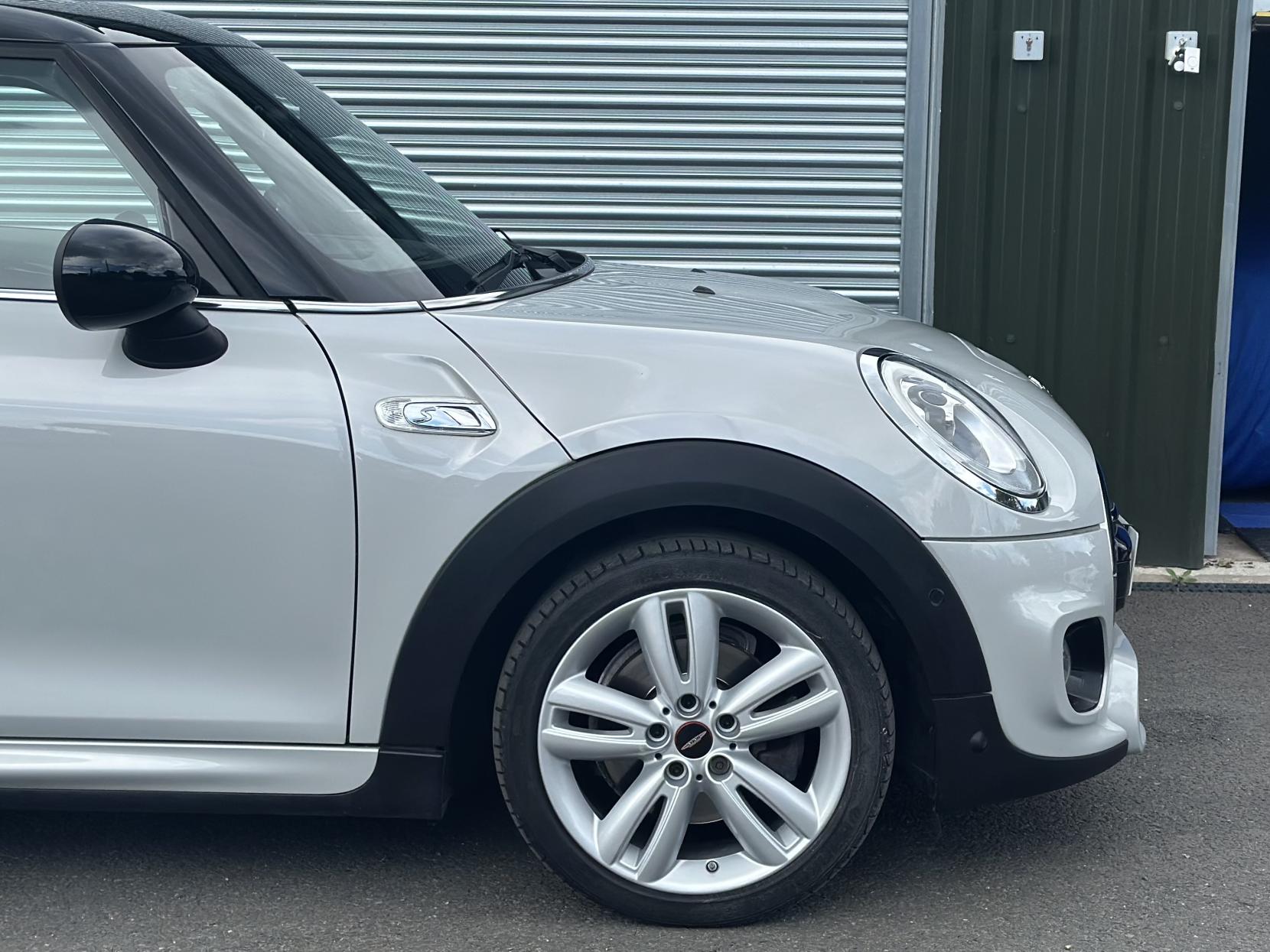 MINI Hatch 2.0 Cooper S Hatchback 5dr Petrol Auto Euro 6 (s/s) (192 ps)