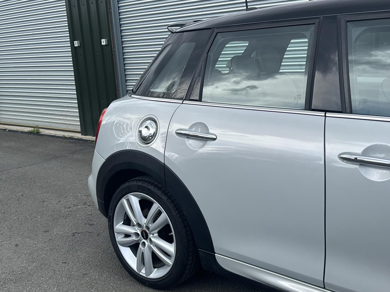 MINI Hatch 2.0 Cooper S Hatchback 5dr Petrol Auto Euro 6 (s/s) (192 ps)